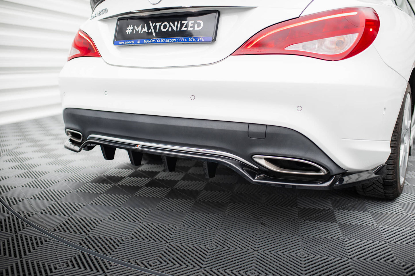 Rear splitter (with vertical bars) mercedes-benz cla c117 facelift