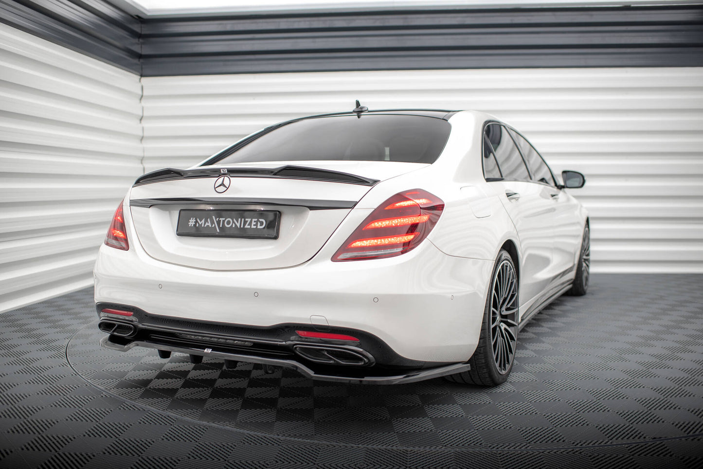 Rear splitter (with vertical bars) mercedes-benz s amg-line w222 facelift