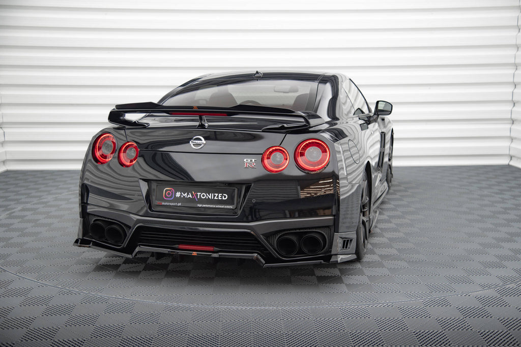 Takasplitteri (pystysuuntaisilla tangoilla) Nissan GTR R35 facelift