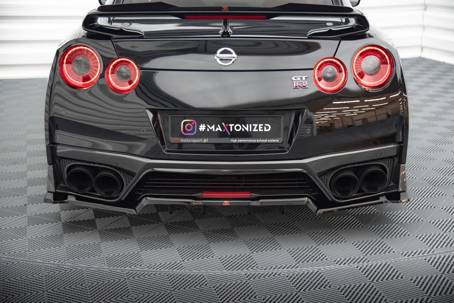Rear splitter (with vertical bars) nissan gtr r35 facelift