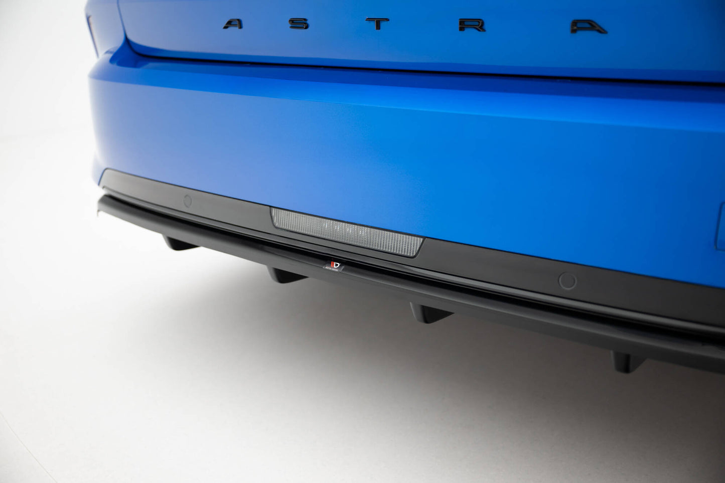 Rear splitter (with vertical bars) opel astra sports tourer l (mk6)