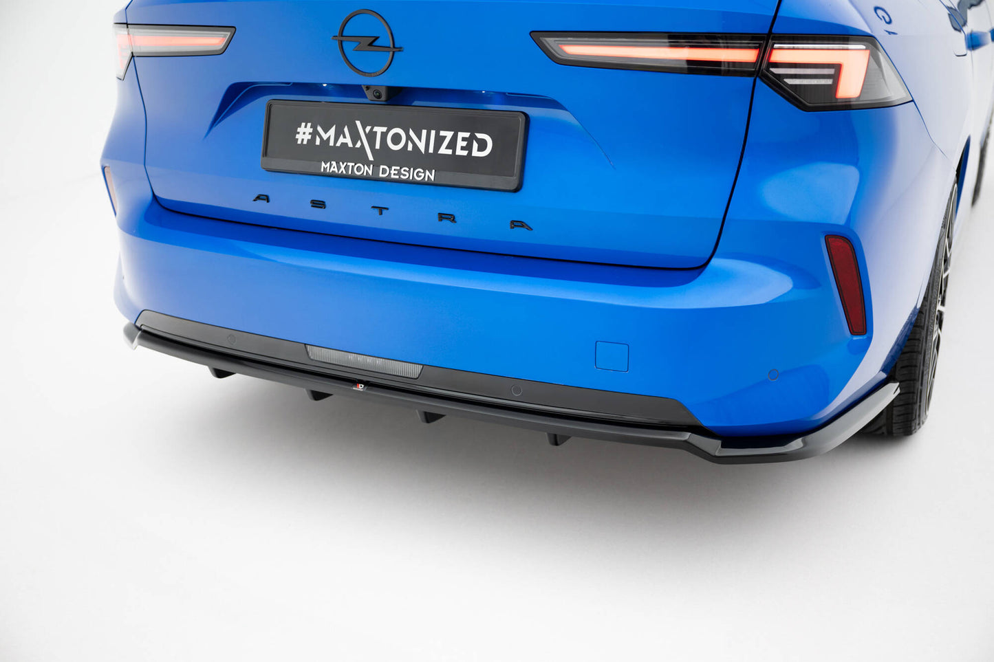 Rear splitter (with vertical bars) opel astra sports tourer l (mk6)