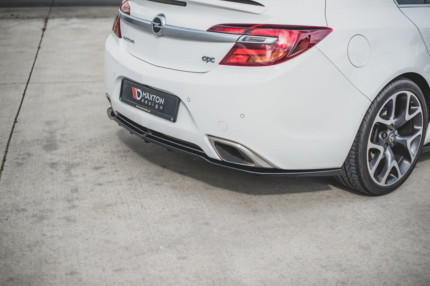Rear splitter (with vertical bars) opel insignia mk. 1 opc facelift