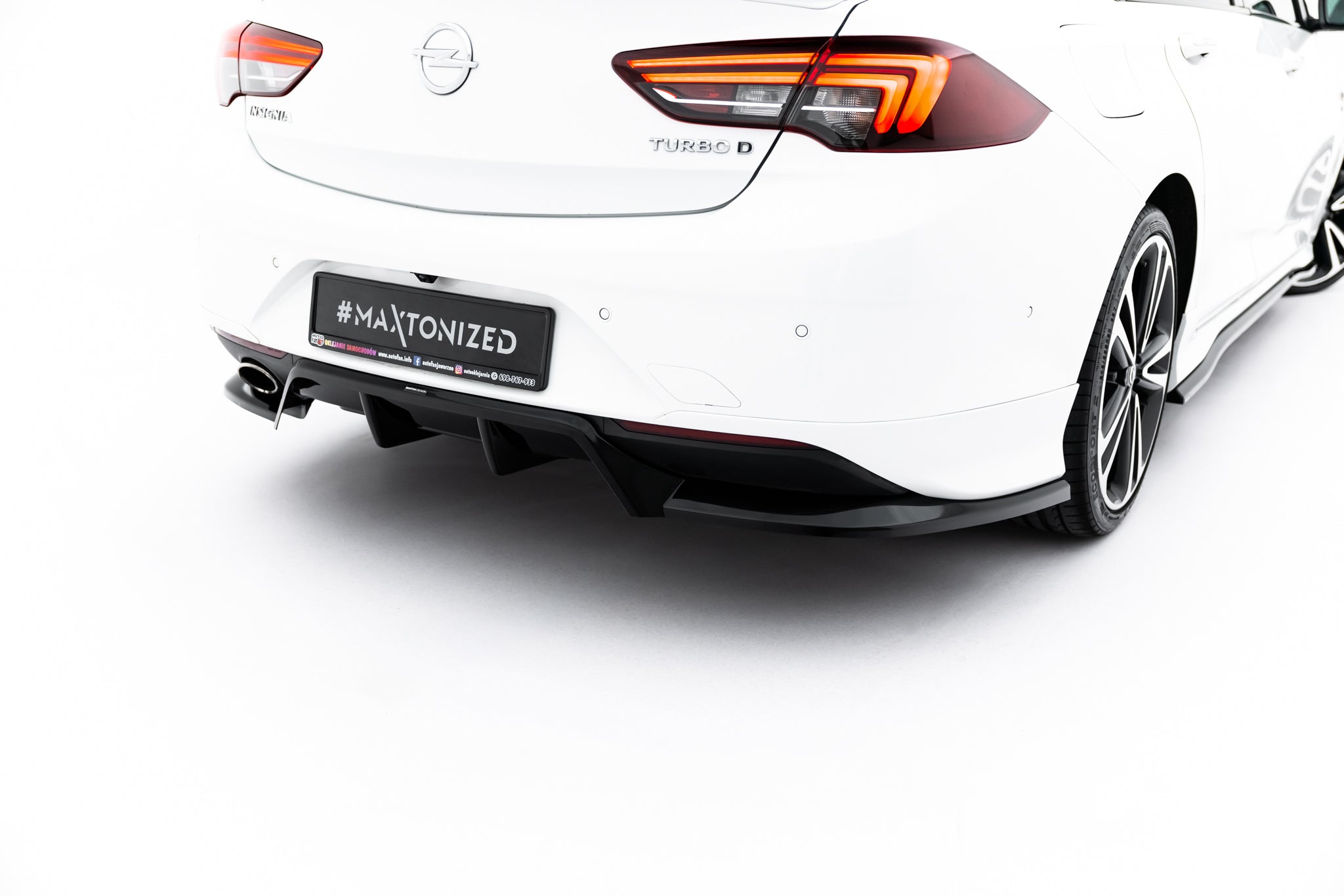 Takasplitteri (pystysuuntaisilla tankoilla) Opel Insignia Opc-Line mk2