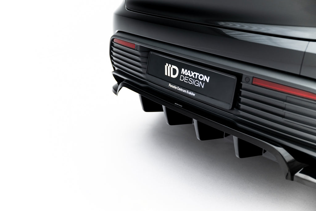 Takasplitteri (pystypalkkien kanssa) Porsche Macan EV mk1
