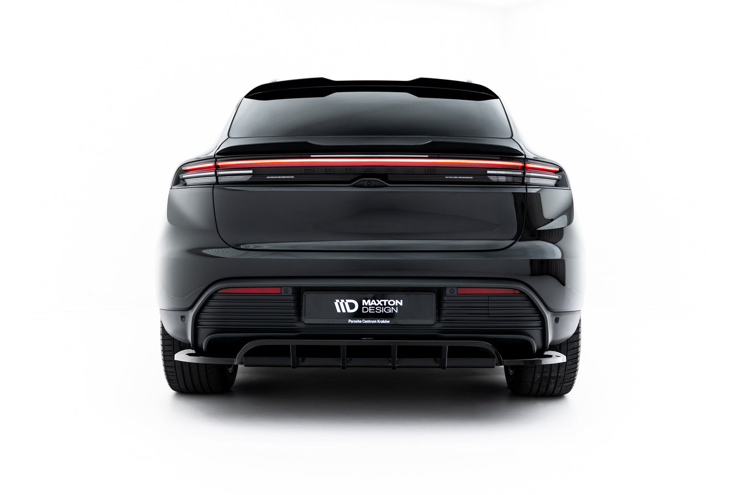 Rear splitter (with vertical bars) porsche macan ev mk1