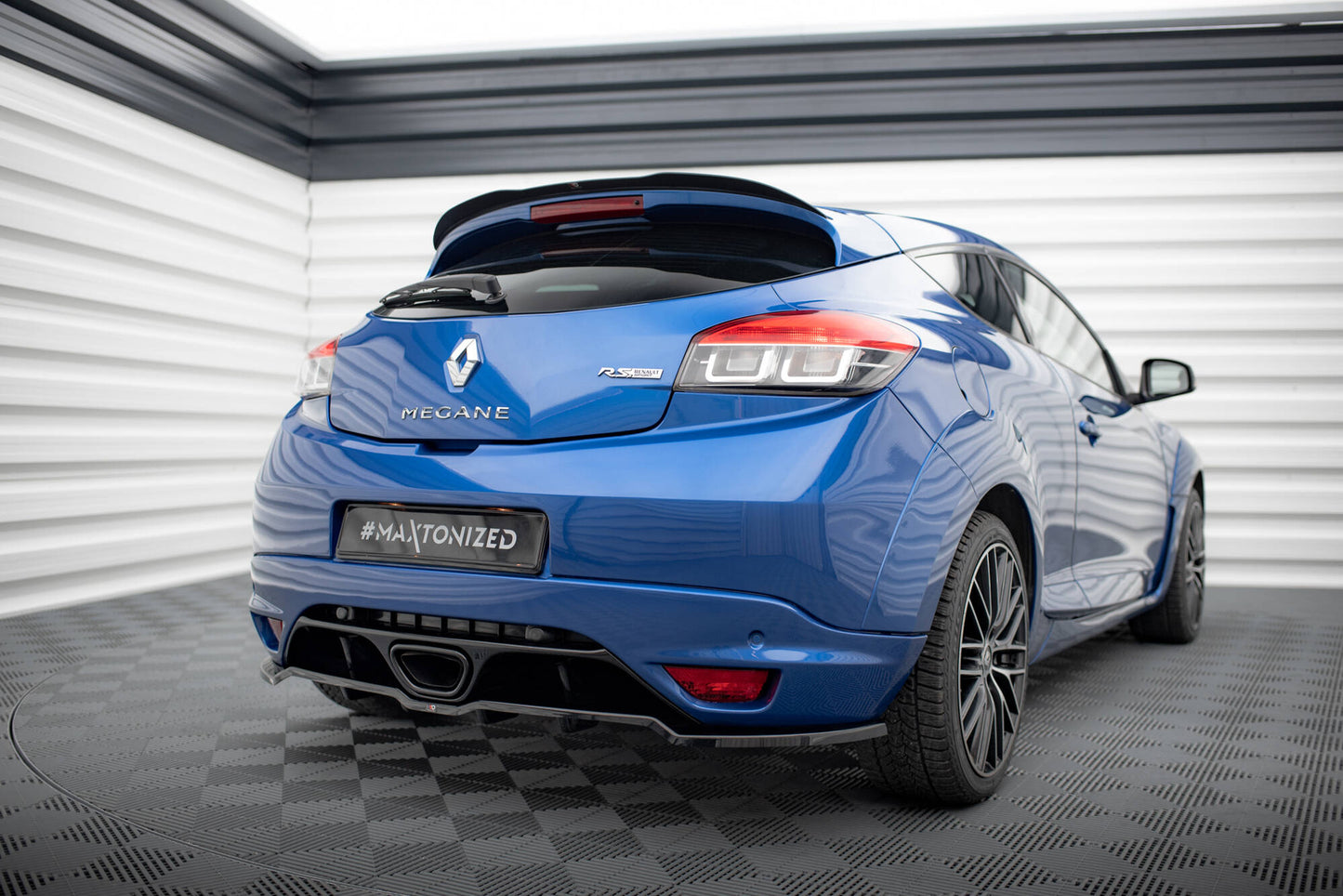 Rear splitter (with vertical bars) renault megane rs mk3