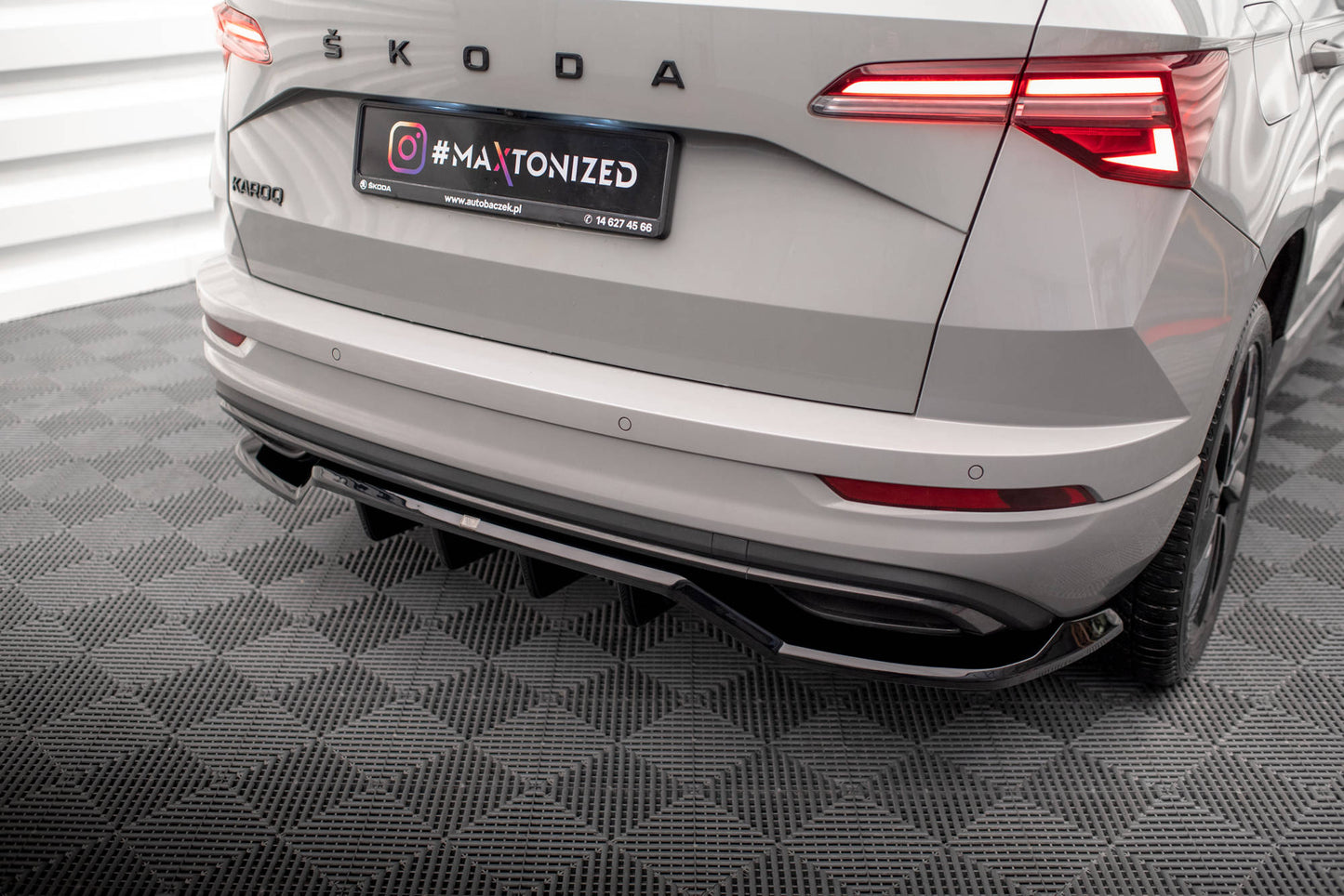 Rear splitter (with vertical bars) Skoda Karoq Sportline MK1 Facelift