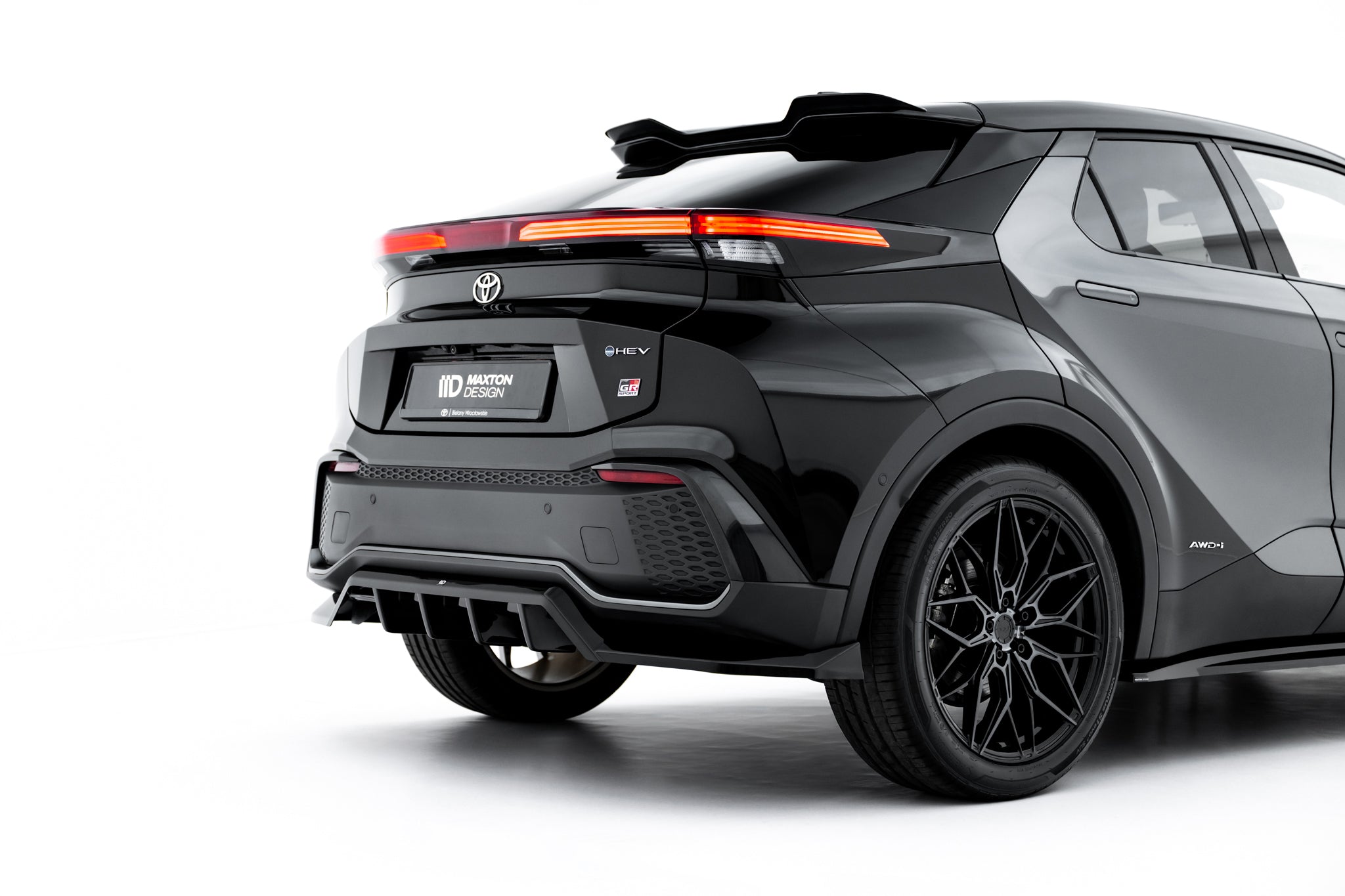 Takasplitteri (pystypalkkien kanssa) Toyota C-HR mk2