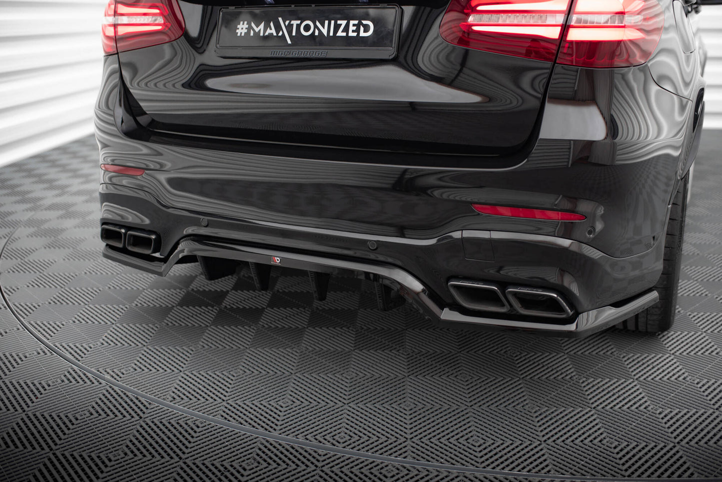 Rear splitter (with vertical bars) v.1 mercedes-amg glc 63 suv x253
