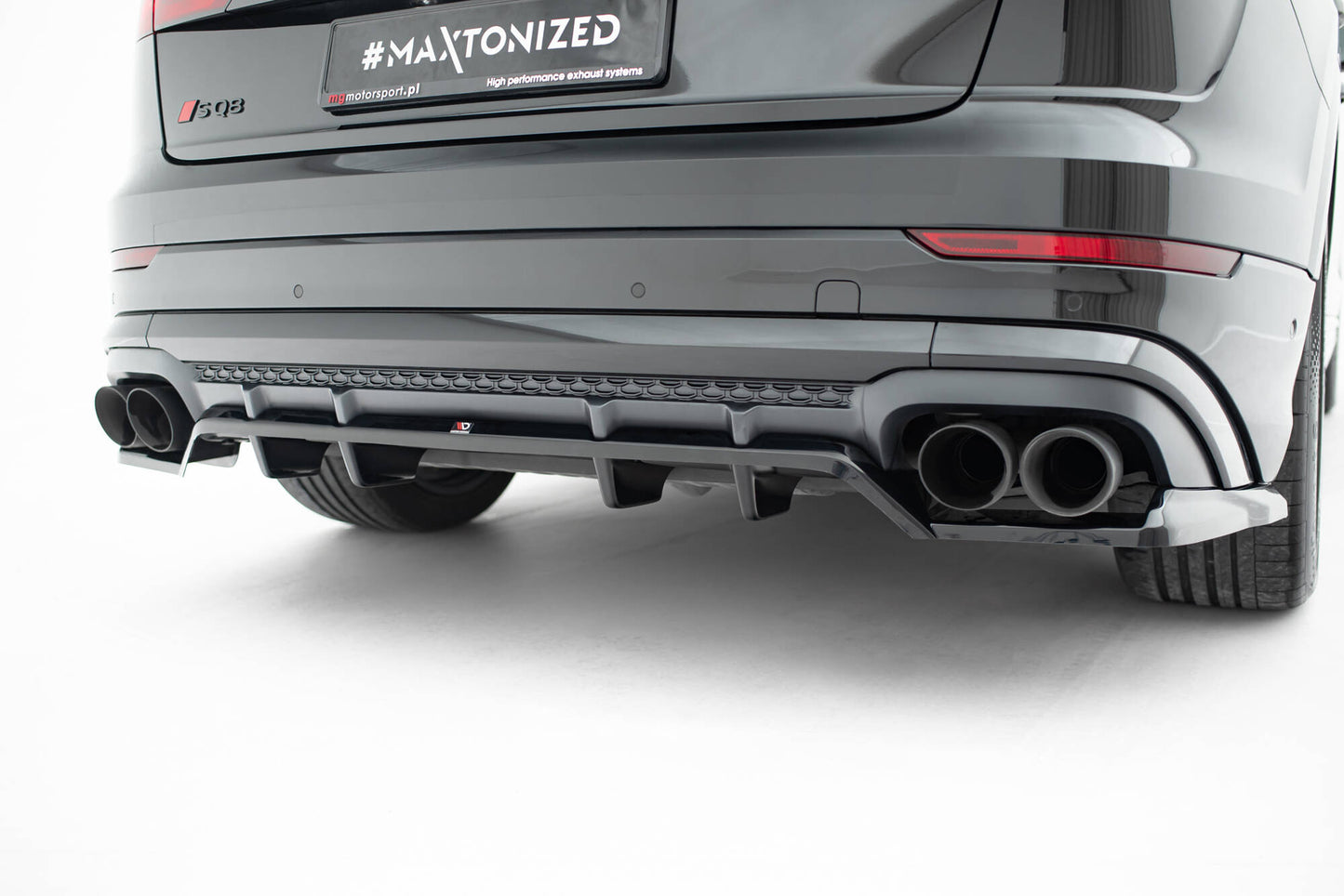 Rear splitter (with vertical bars) v.2 audi sq8 / q8 s-line mk1 facelift