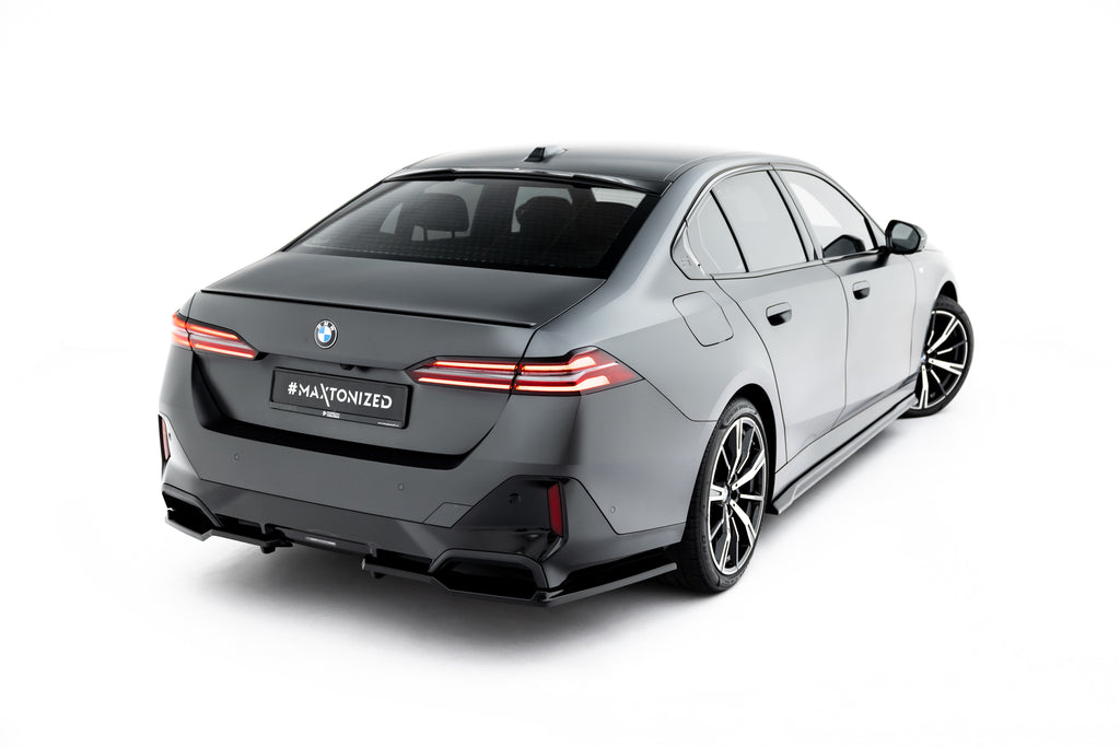 Rear splitter (with vertical bars) v.2 bmw 5 / i5 m-pack sedan / touring g60 / g61