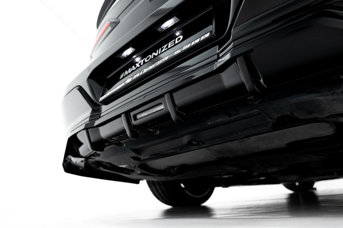 Rear splitter (with vertical bars) v.2 bmw 7 m-pack g70