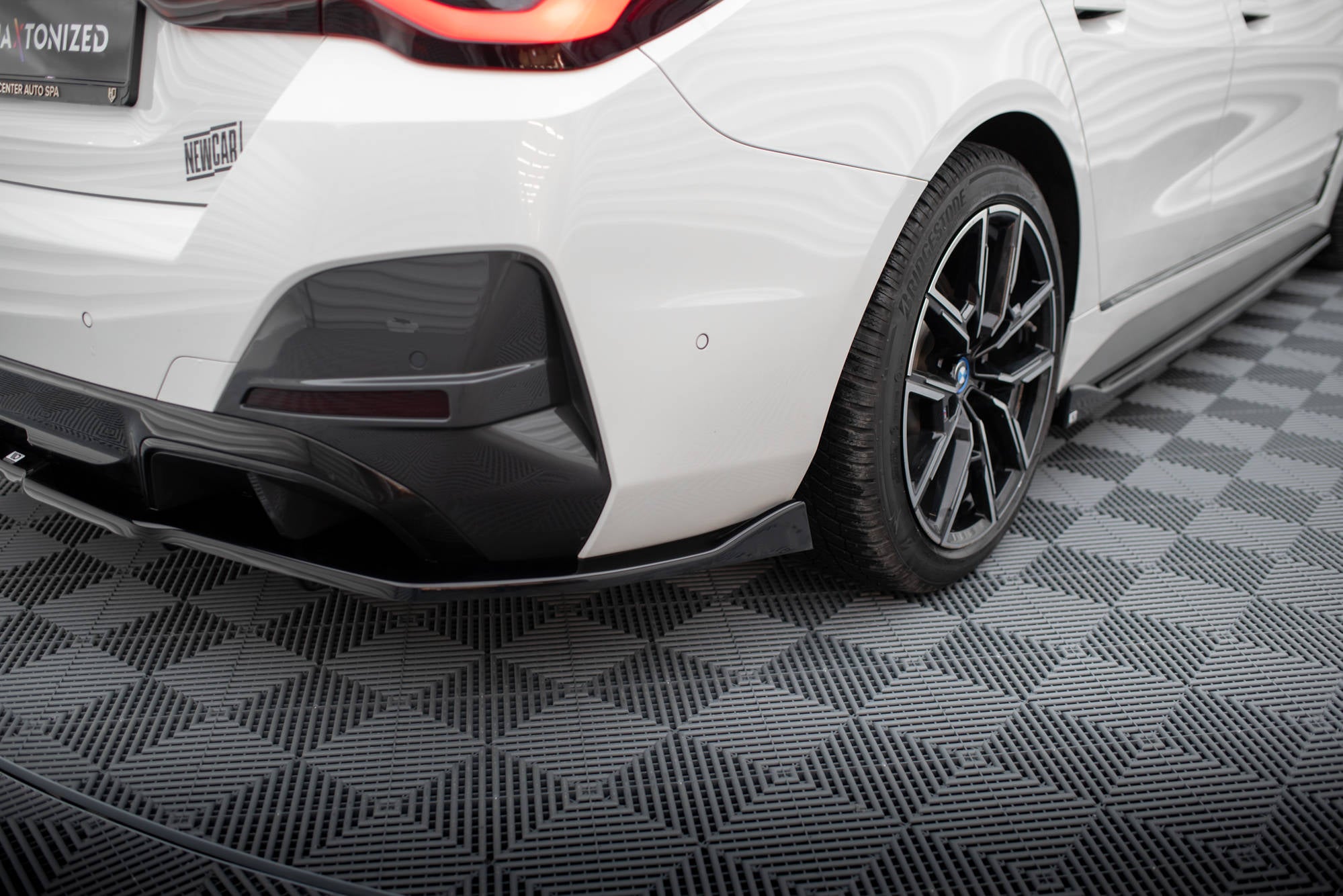 Rear splitter (with vertical bars) v.2 bmw i4 m-pack g26