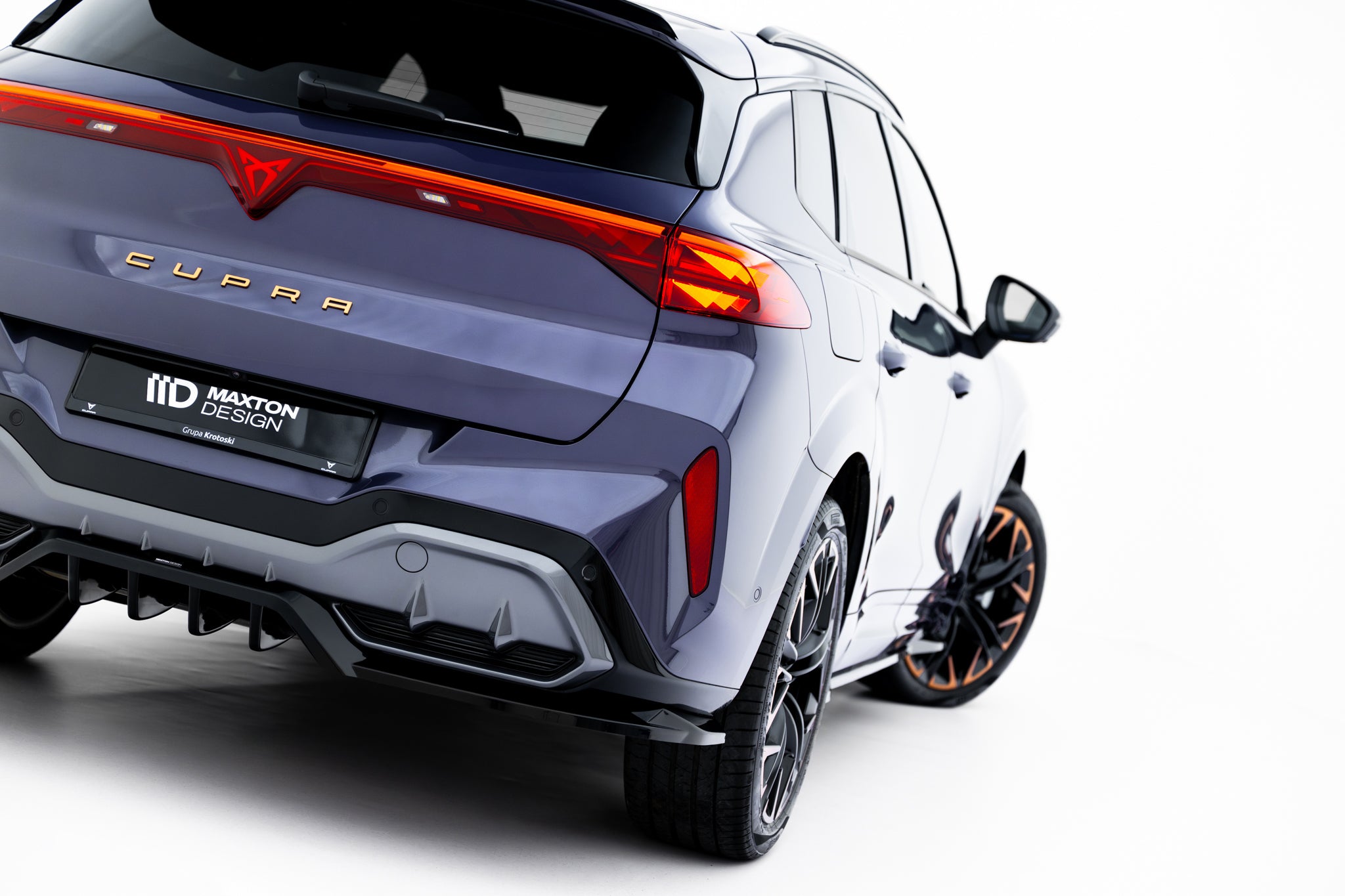 Takasplitteri (pystysuuntaisilla tangoilla) v.2 cupra terramar mk1