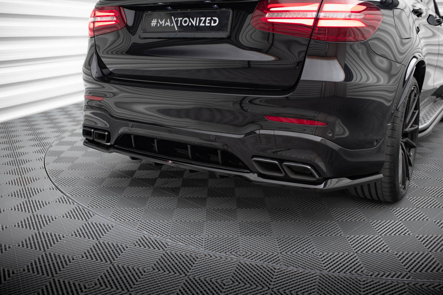 Rear splitter (with vertical bars) v.2 mercedes-amg glc 63 suv x253
