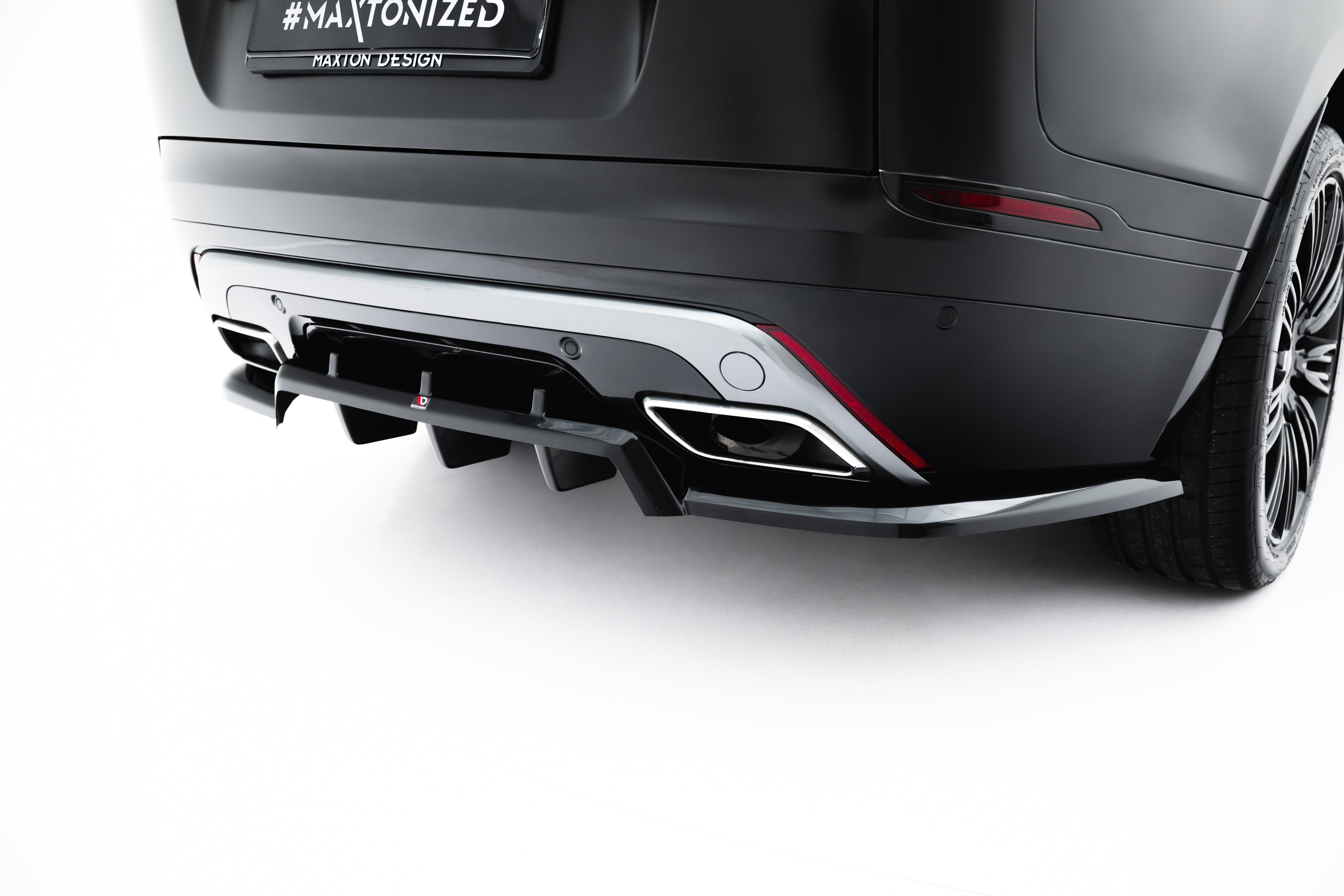 Takasplitteri (pystysuuntaisilla tankoilla) v.3 Land Rover Range Rover Velar R-Dynamic mk1