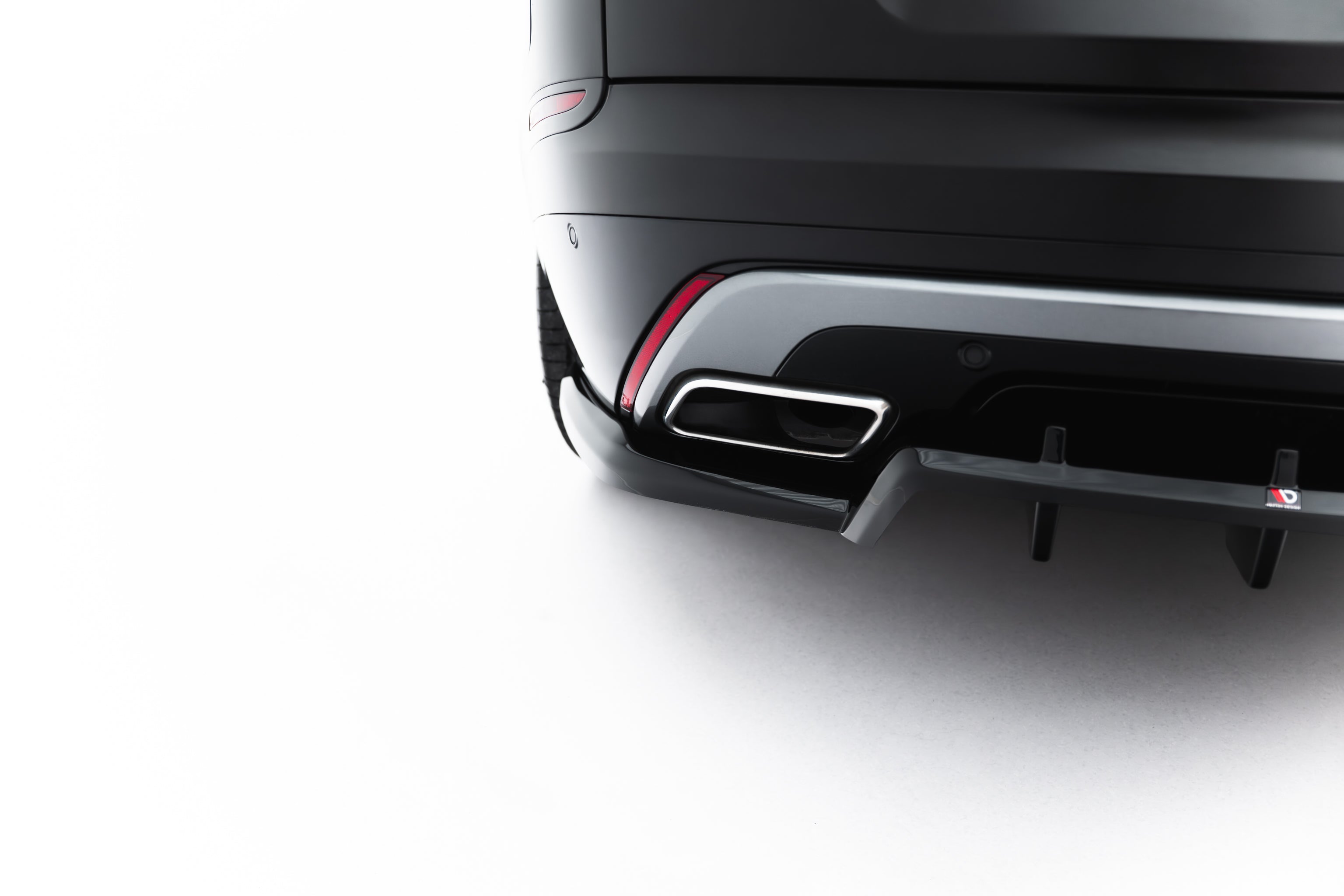 Takasplitteri (pystysuuntaisilla tankoilla) v.3 Land Rover Range Rover Velar R-Dynamic mk1