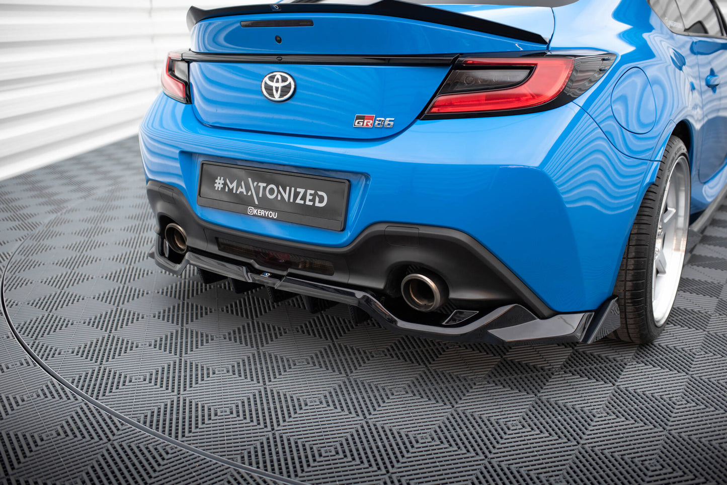 Rear splitter (with vertical bars) v.3 toyota gr86 mk1