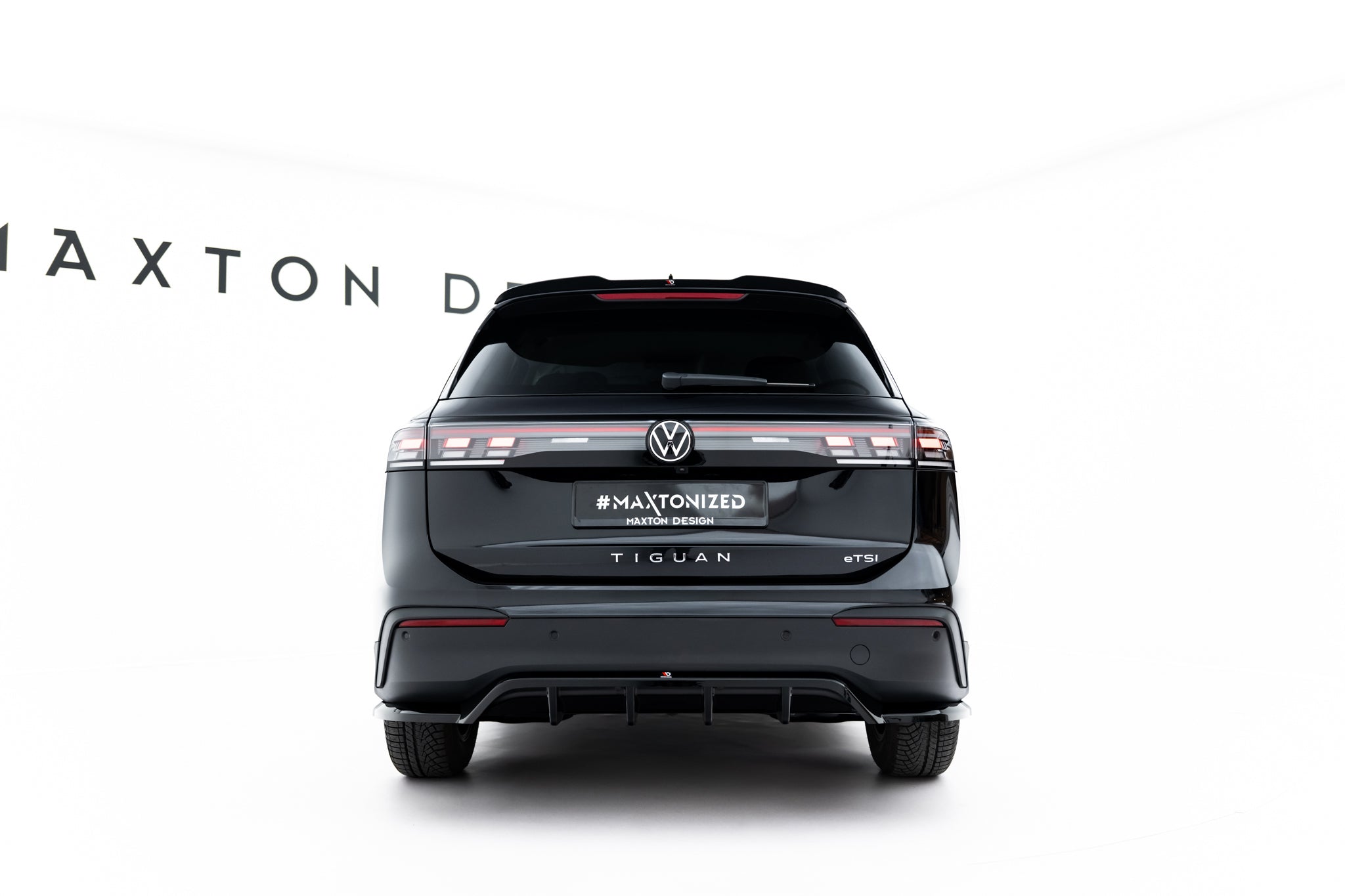 Takasplitteri (pystysuuntaisilla tankoilla) Volkswagen Tiguan mk3