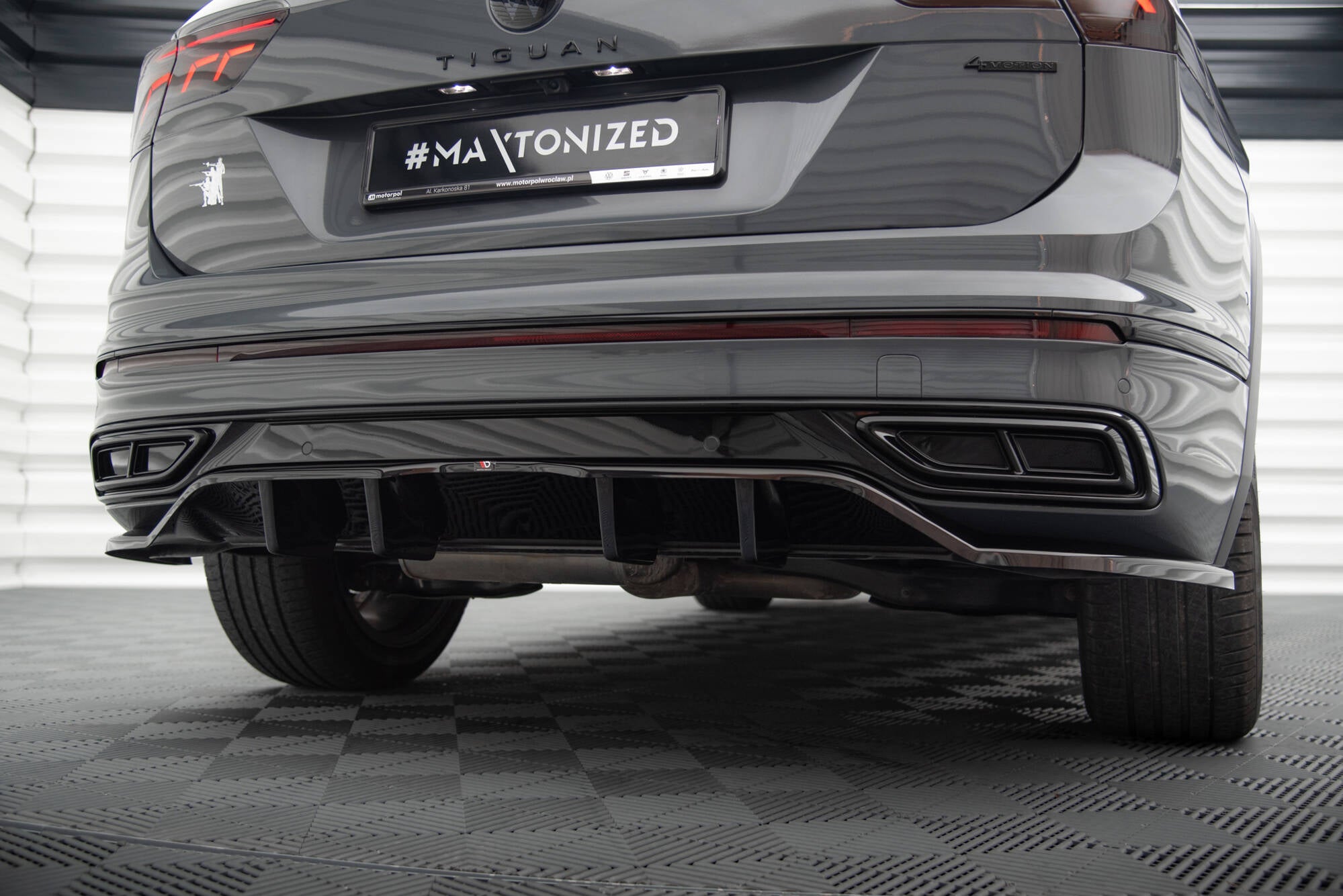 Rear splitter (with vertical bars) volkswagen tiguan r-line mk2 facelift