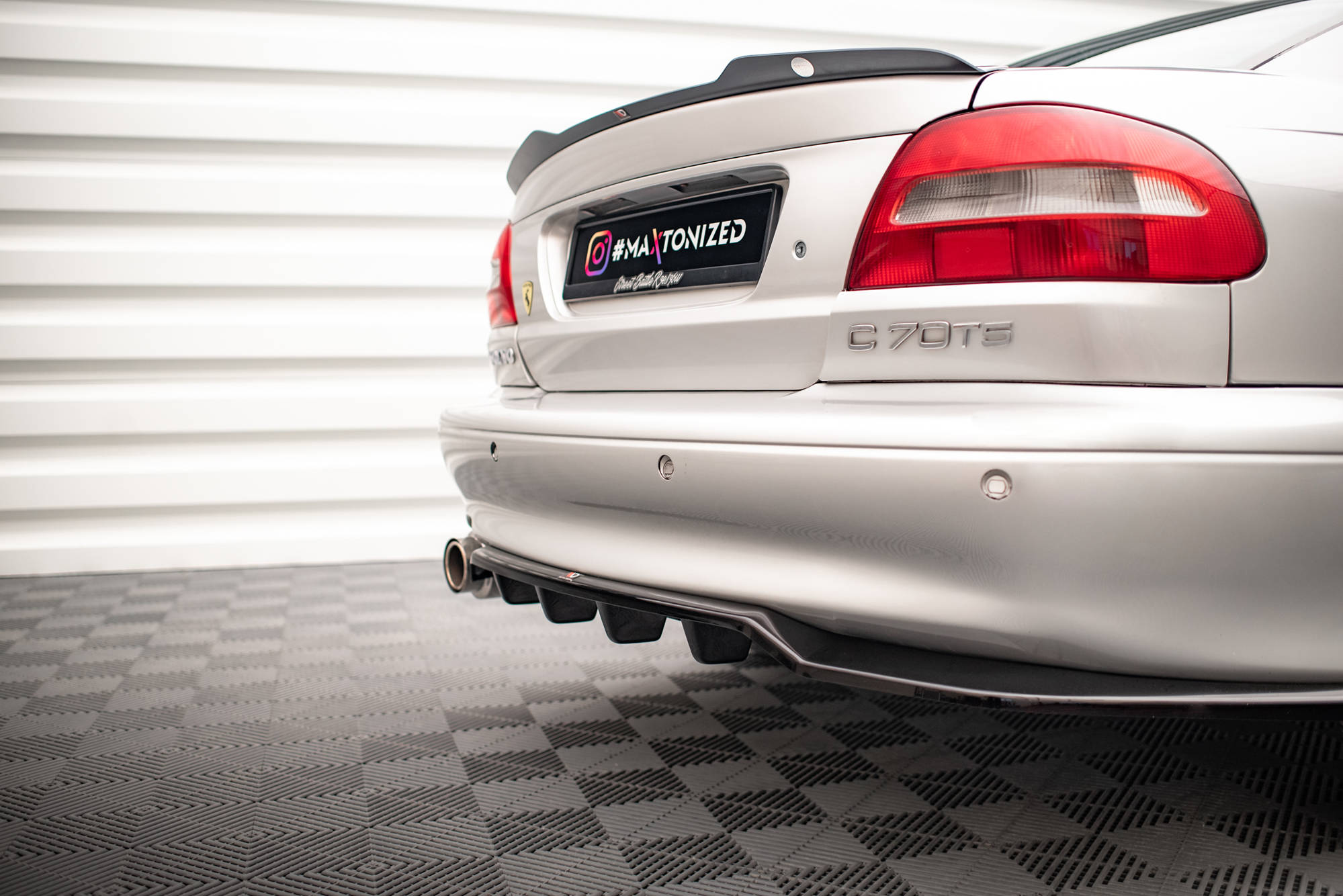 Rear splitter (with vertical bars) Volvo C70 MK1