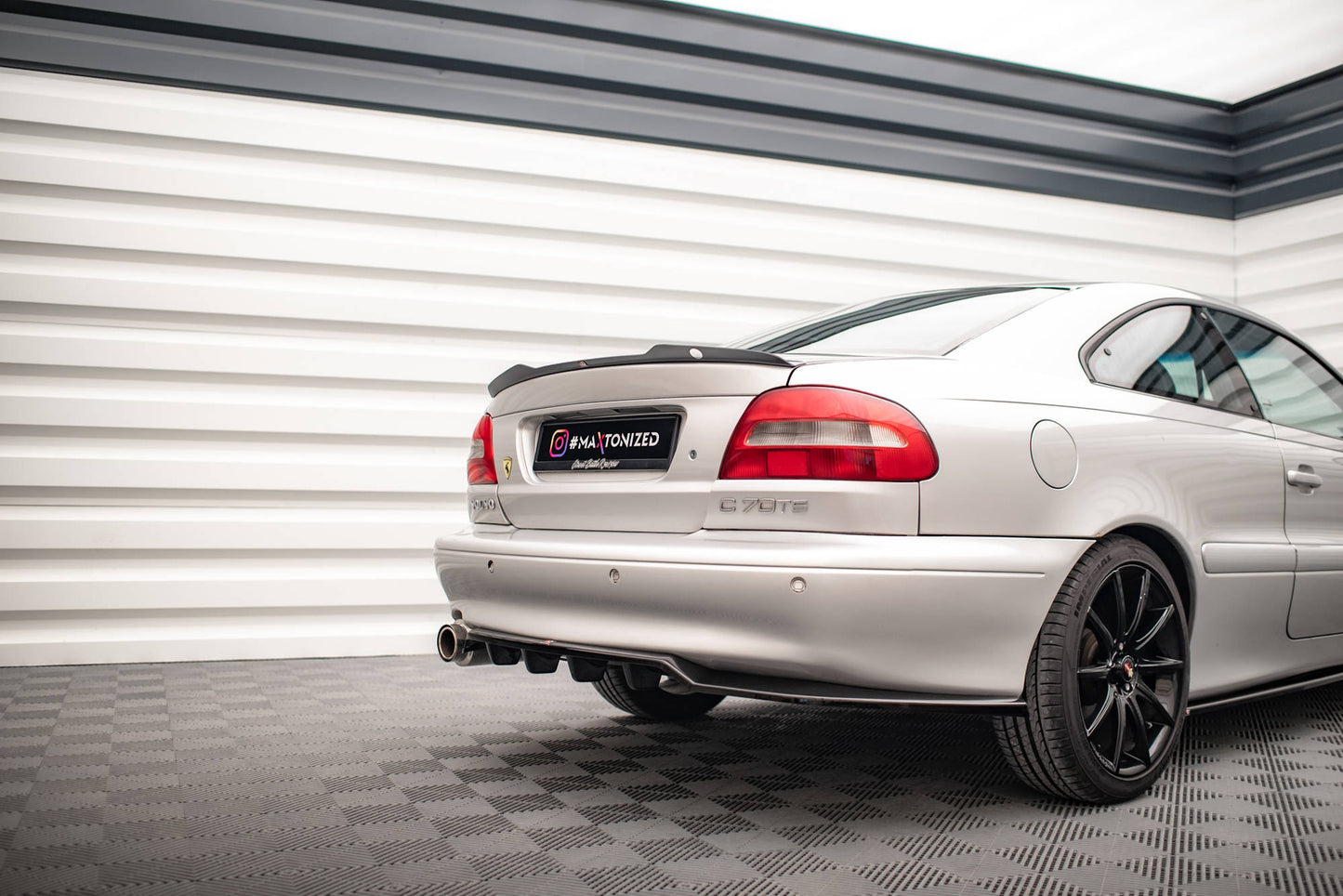 Rear splitter (with vertical bars) Volvo C70 MK1