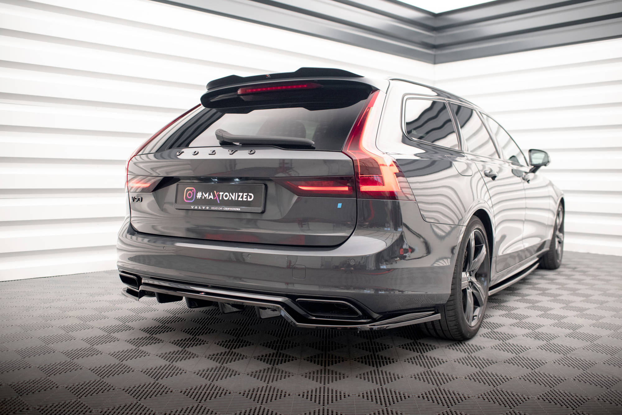 Rear splitter (with vertical bars) Volvo V90 / S90 R-Design MK2