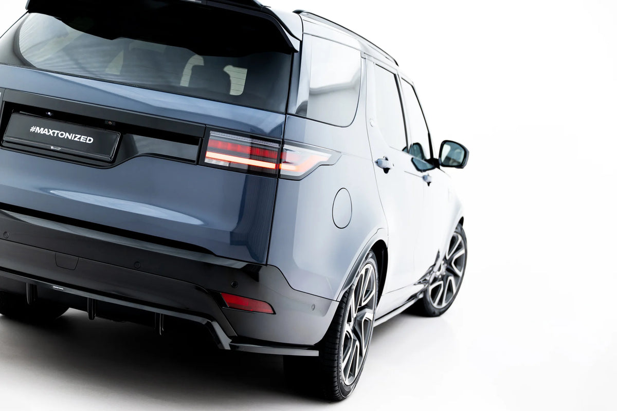 Rear splitter (with vertical bars) suitable for land rover discovery hse mk5 facelift