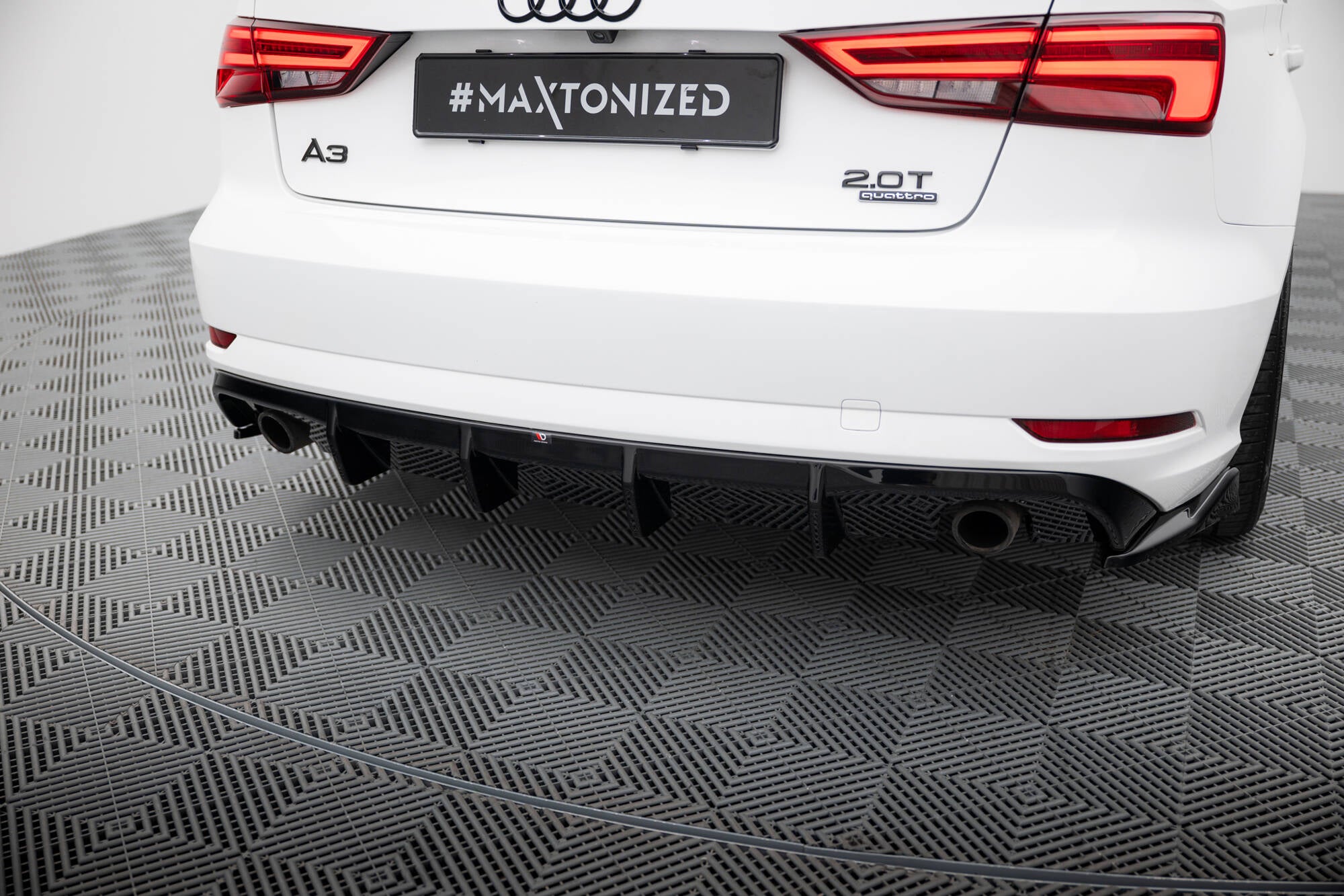 Bagerste Valance Audi A3 siden 8V ansigtsløftning (version med enkelt udstødningstips på botth -sider)