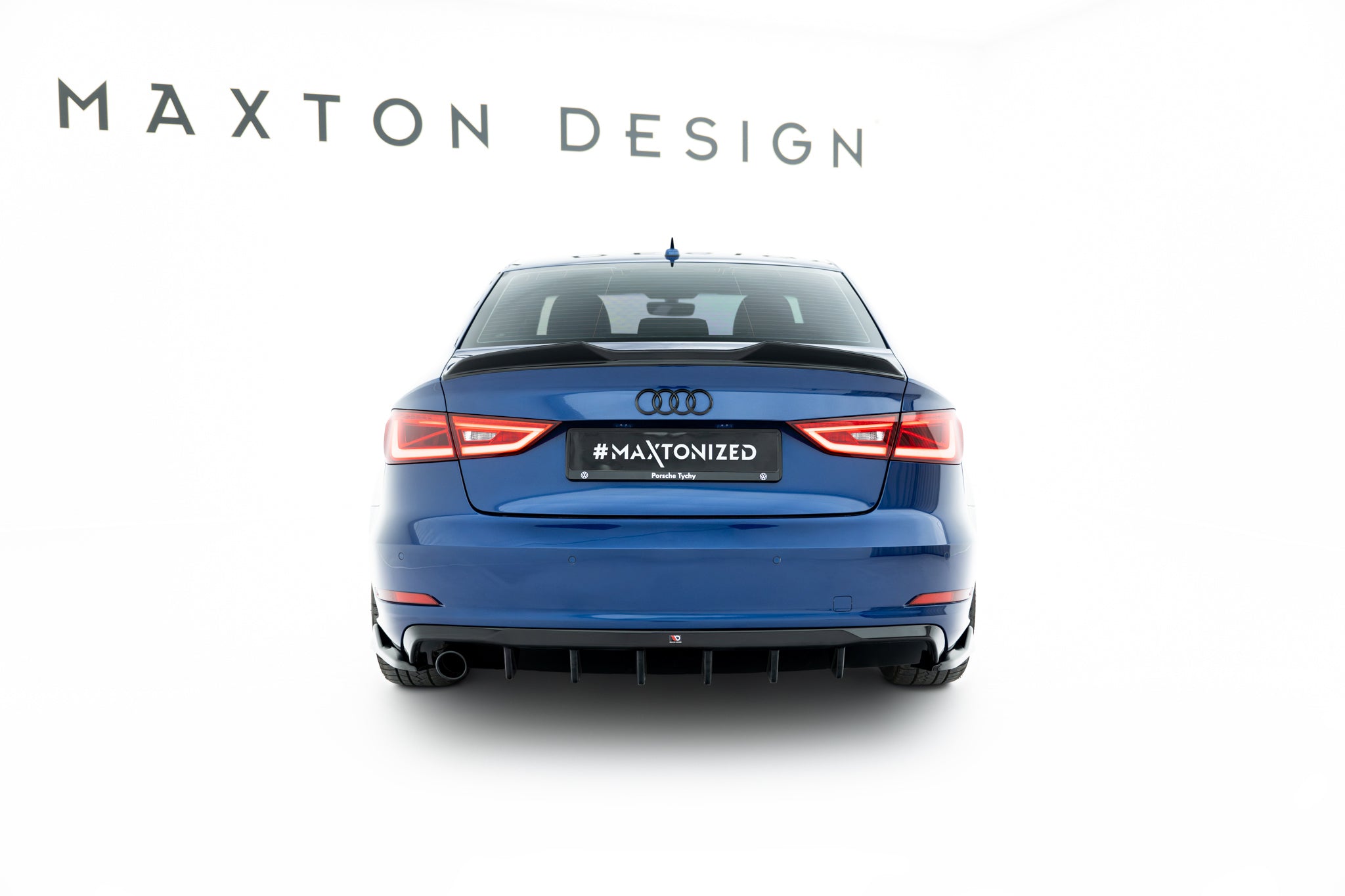 Takavalance Audi A3 sitten 8 V (versio yhdellä pakokaasulla toisella puolella)
