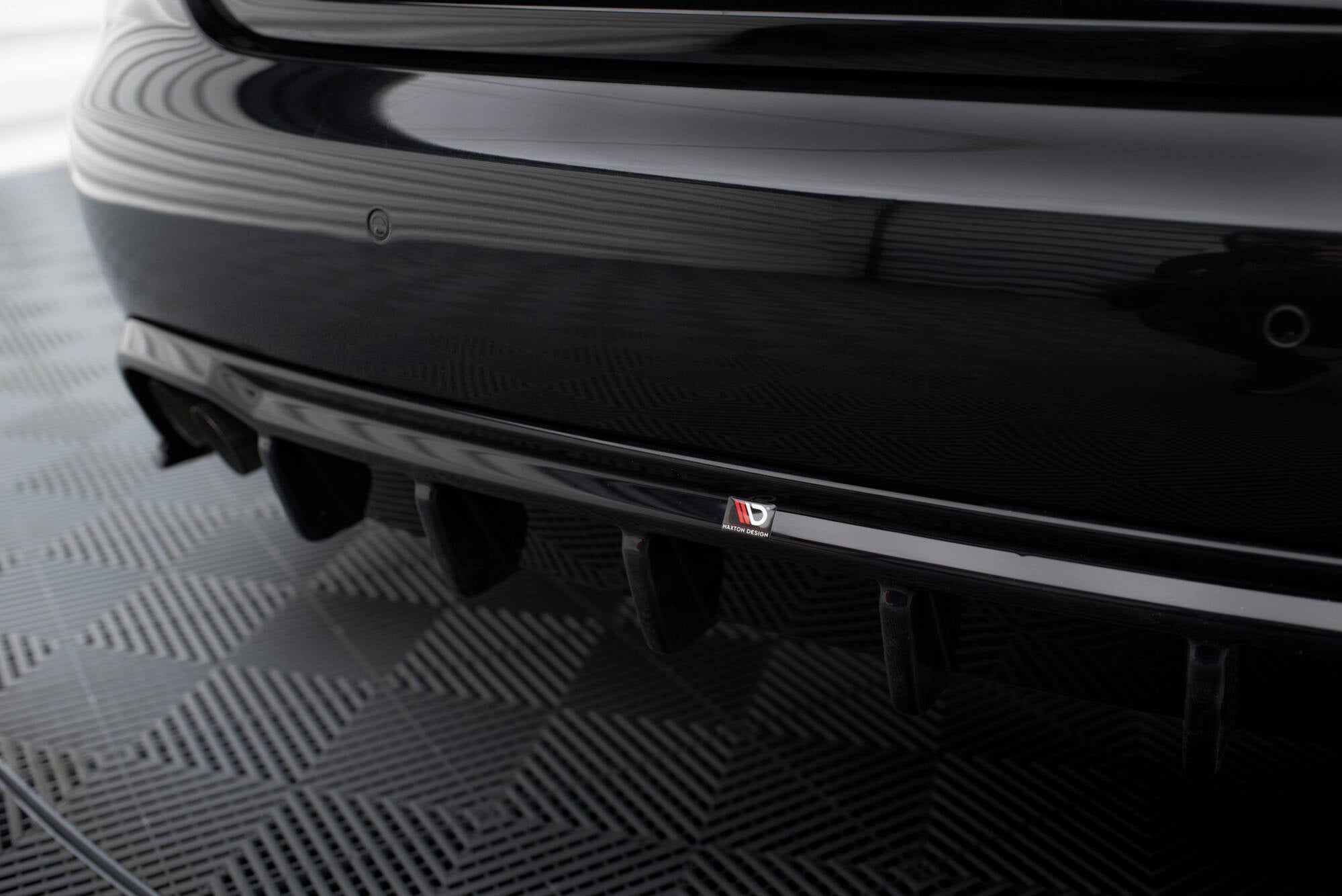 Bagerste Valance Audi A4 B8 (Single Side Dual udstødningsversion)