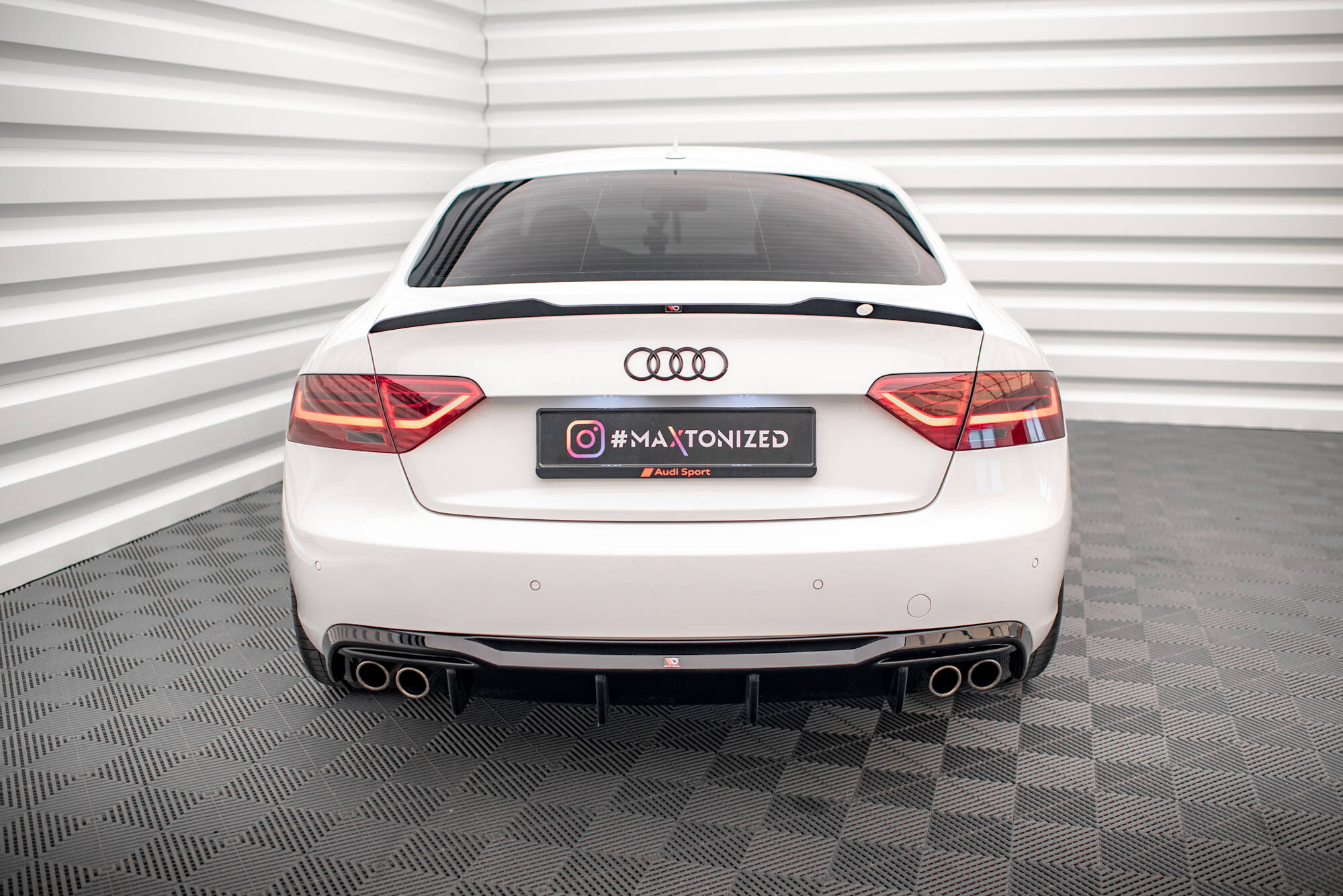 Rear valance audi a5 8t facelift (version with dual exhausts on both sides)