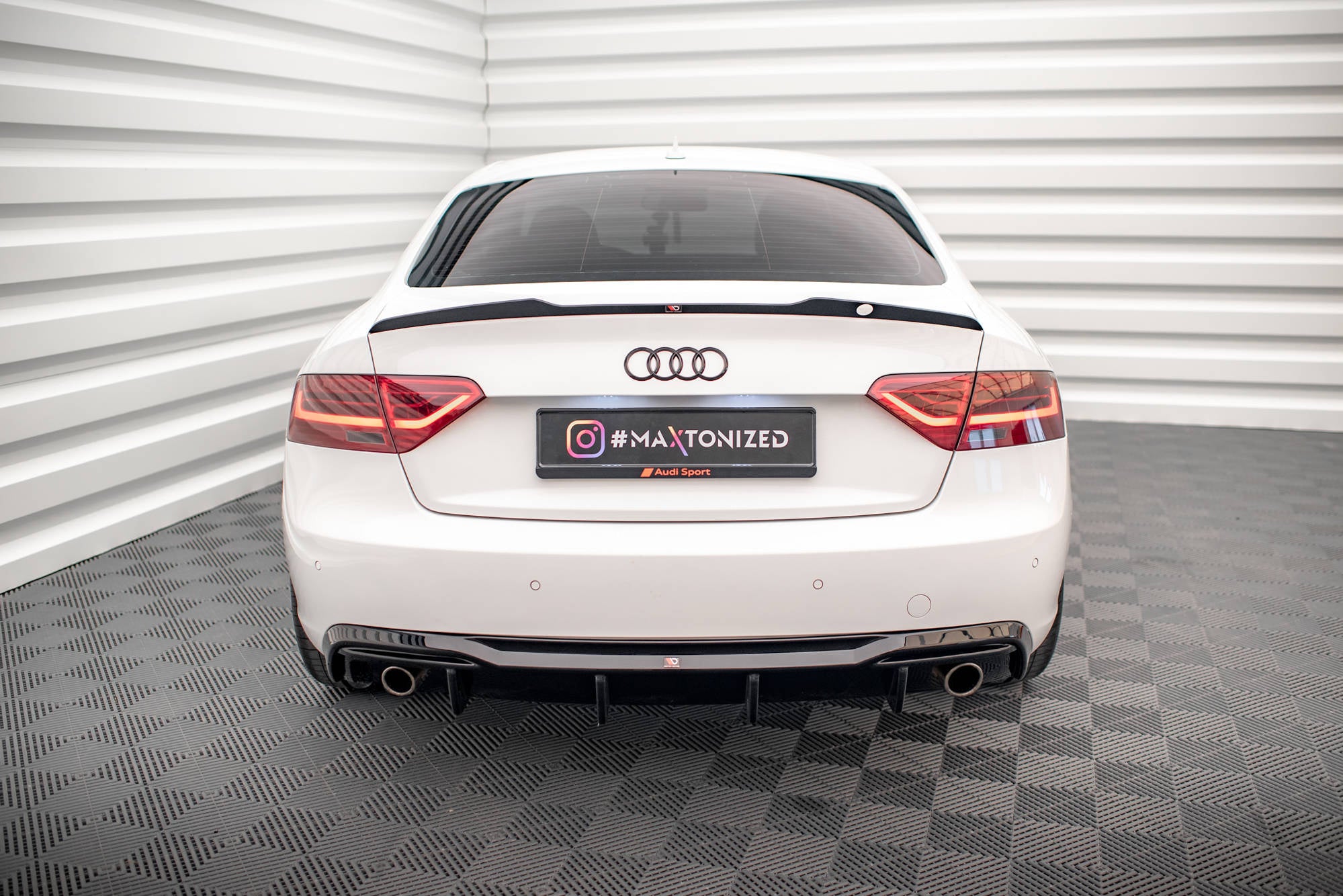Bagerste Valance Audi A5 8T ansigtsløftning (version med enkelt udstødninger på begge sider)