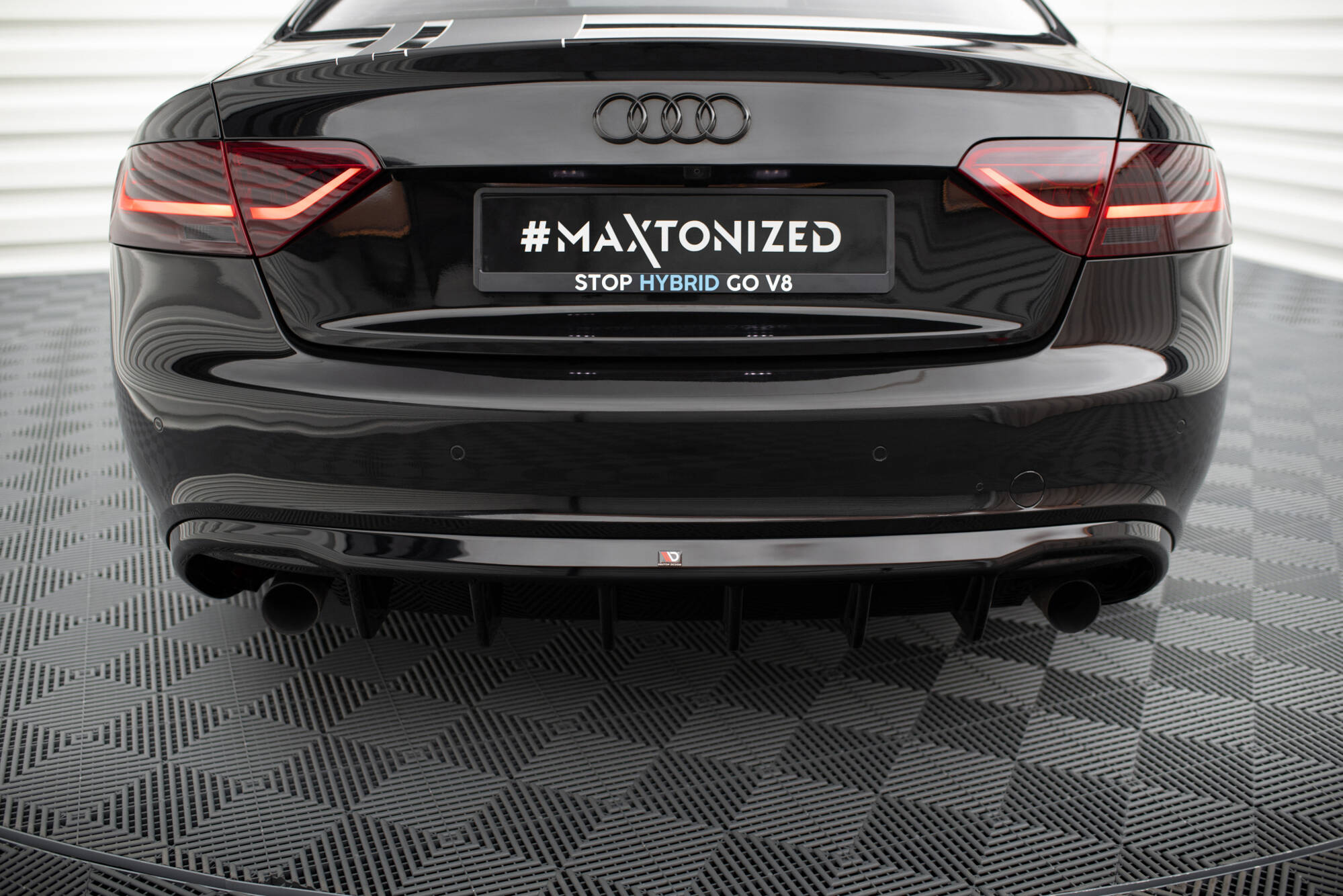Real Valance Audi A5 Coupe / Cabrio S-Line 8T (version med enkelt udstødninger på begge sider)