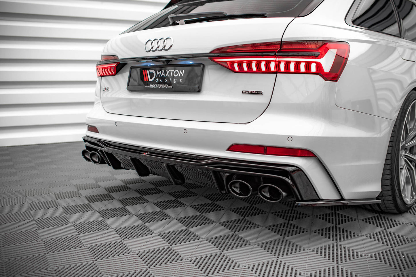 Rear valance + exhaust ends imitation audi a6 s-line / s6 c8 / c8 facelift