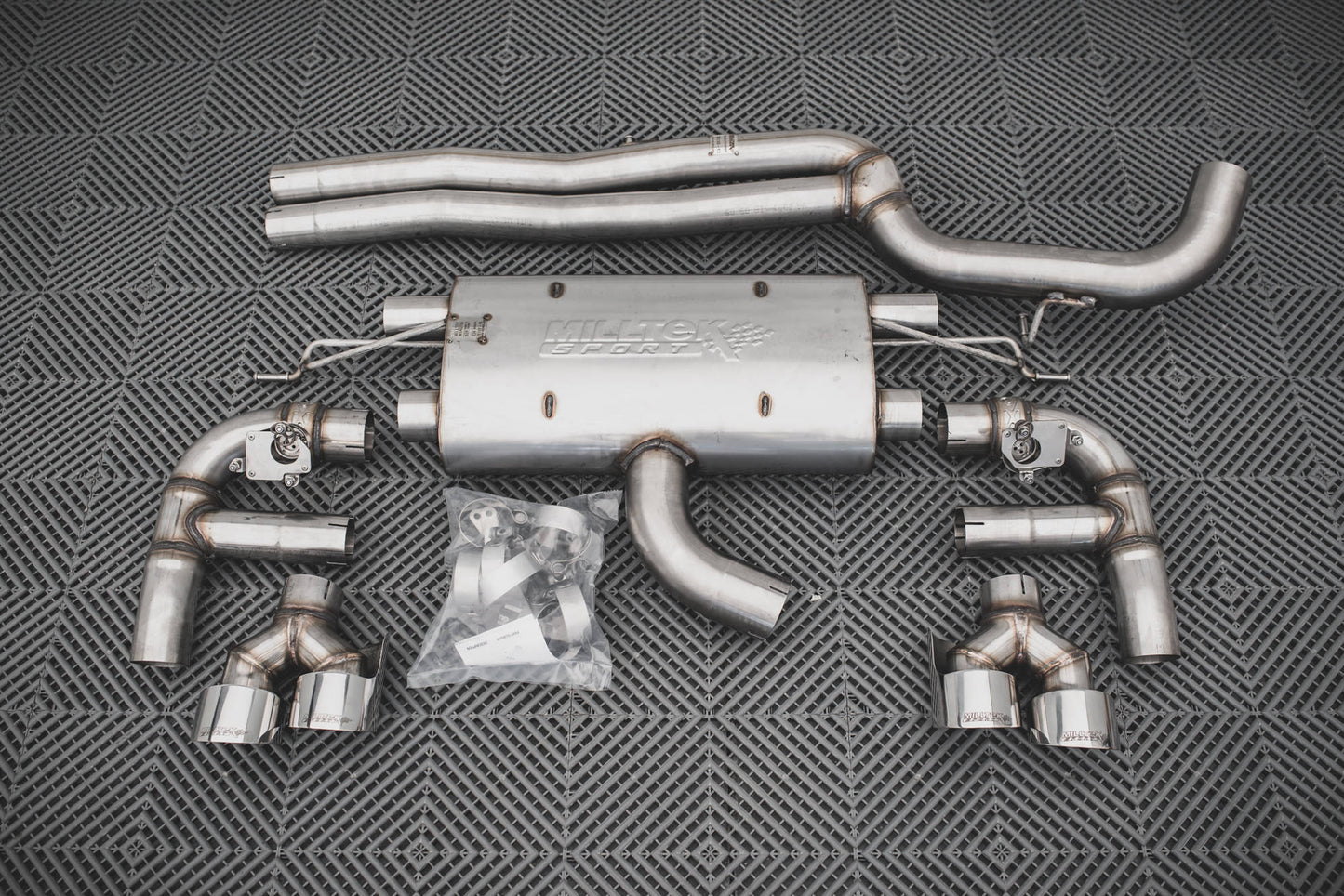 Bagerste valance + Milltek Sport udstødning Audi RS3 Sportback 8v ansigtsløftning