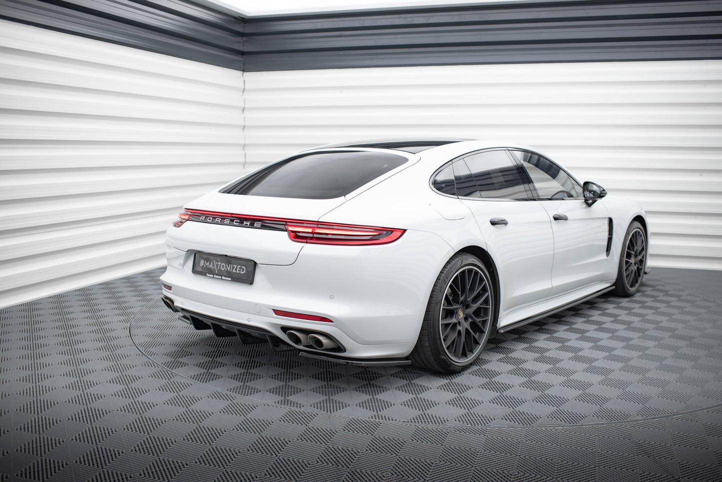 Rear valance porsche panamera gts 971