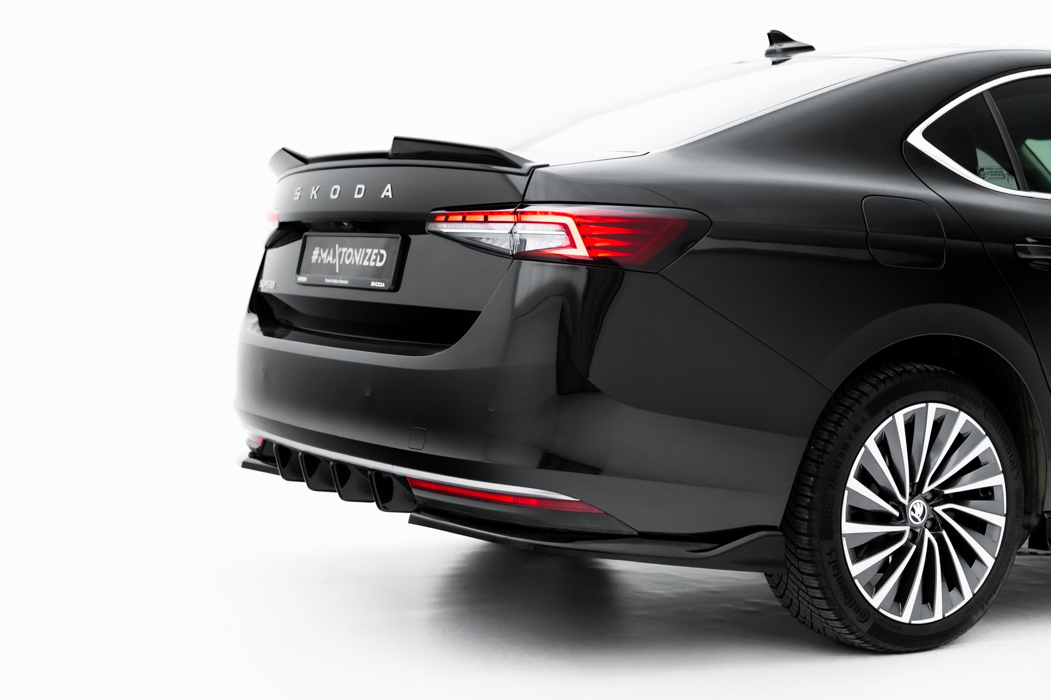 Takapelti Skoda Superb mk4