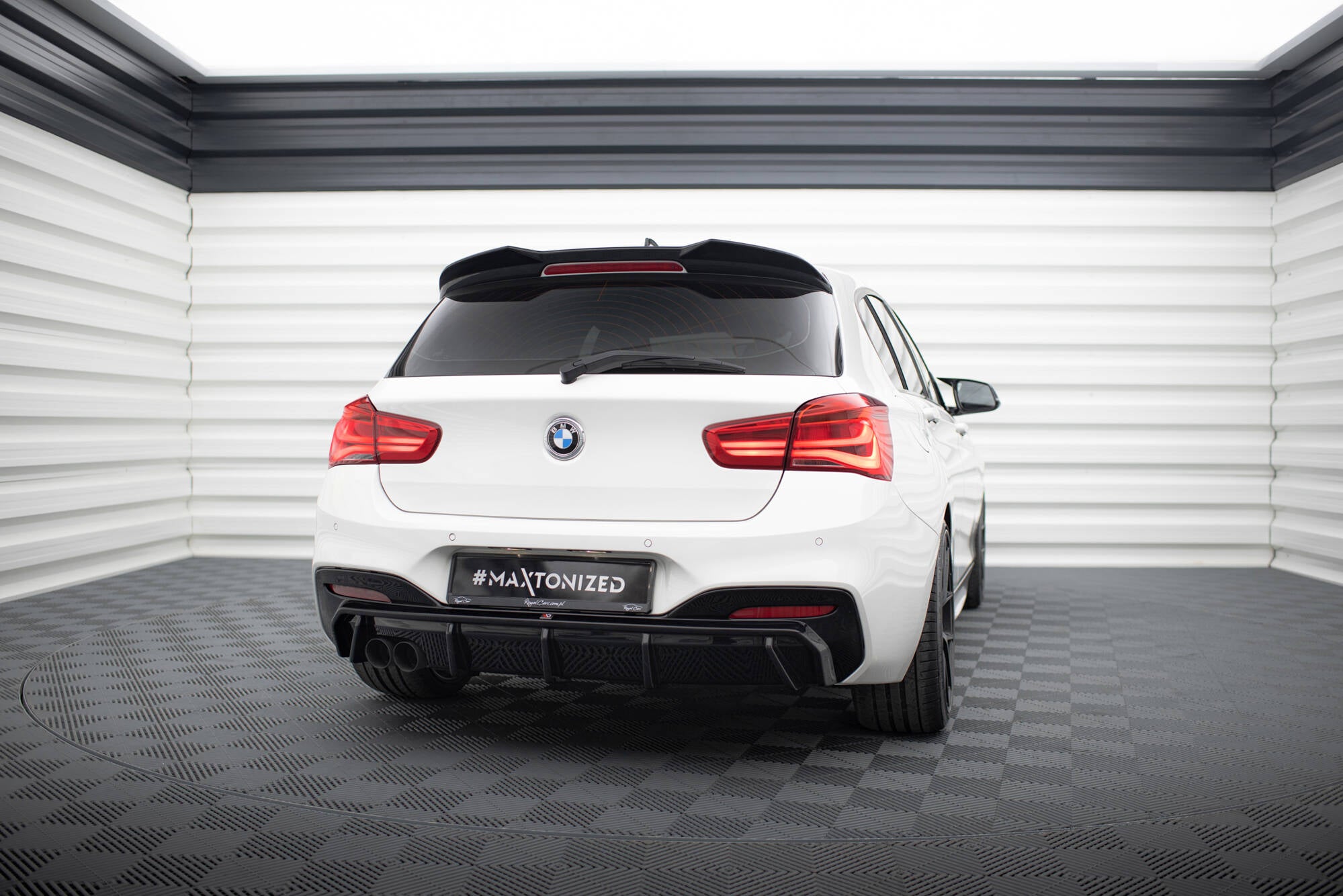 Bagerste Valance V.3 BMW 1 M-Pack F20 ansigtsløftning (enkelt side dobbelt udstødningsversion)