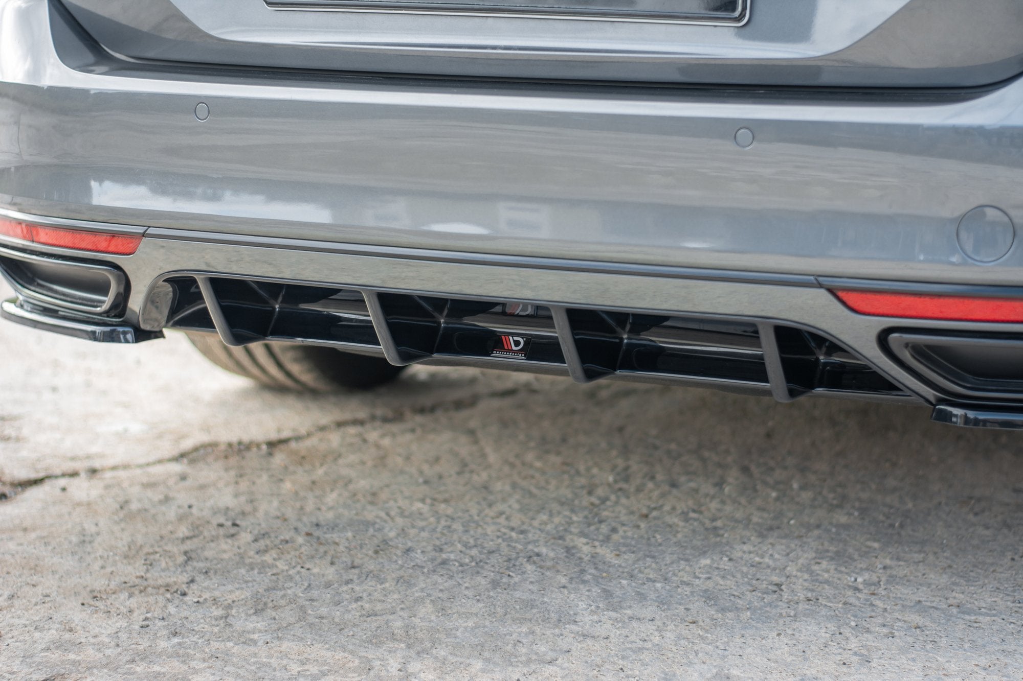 Takavalance Volkswagen Passat R-linja B8