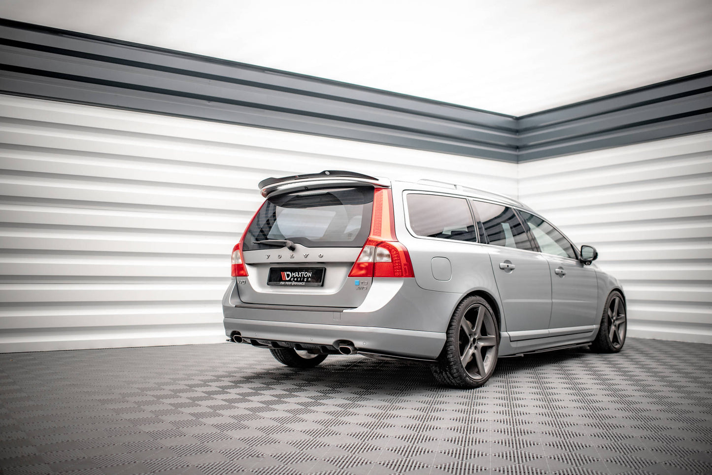 Rear valance volvo v70 mk3