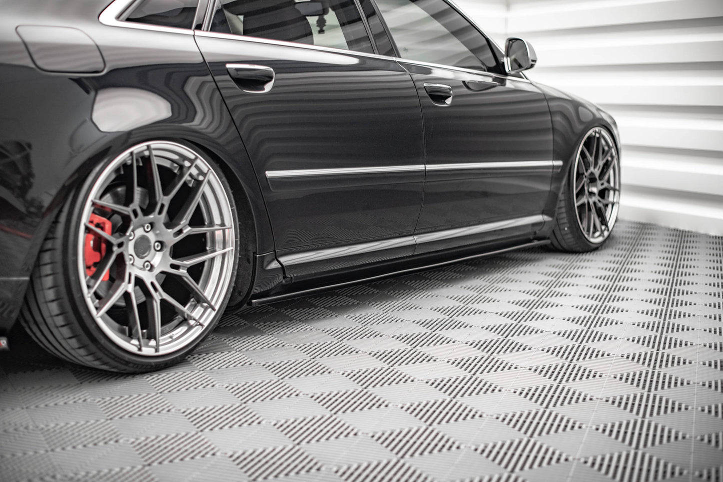 Side skirts diffusers audi s8 d3