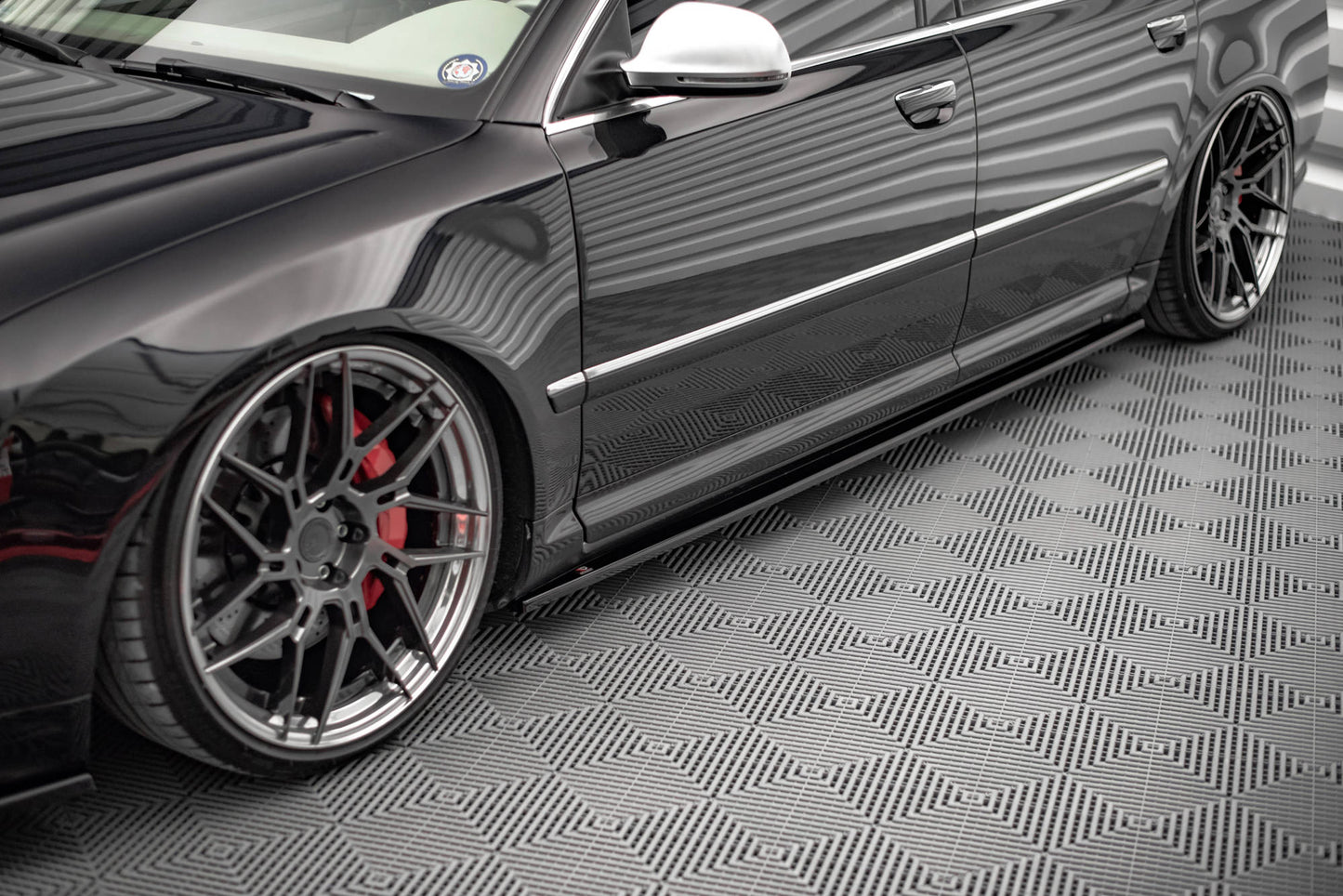 Side skirts diffusers audi s8 d3