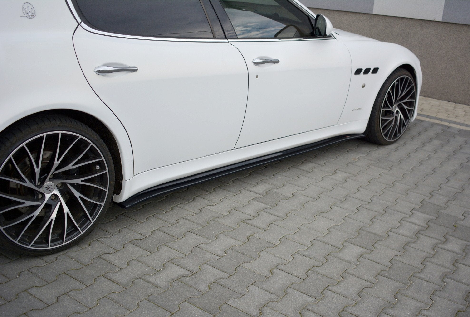 Sivuhameet hajottimet Maserati quattroporte mk5 kasvojenkorotus