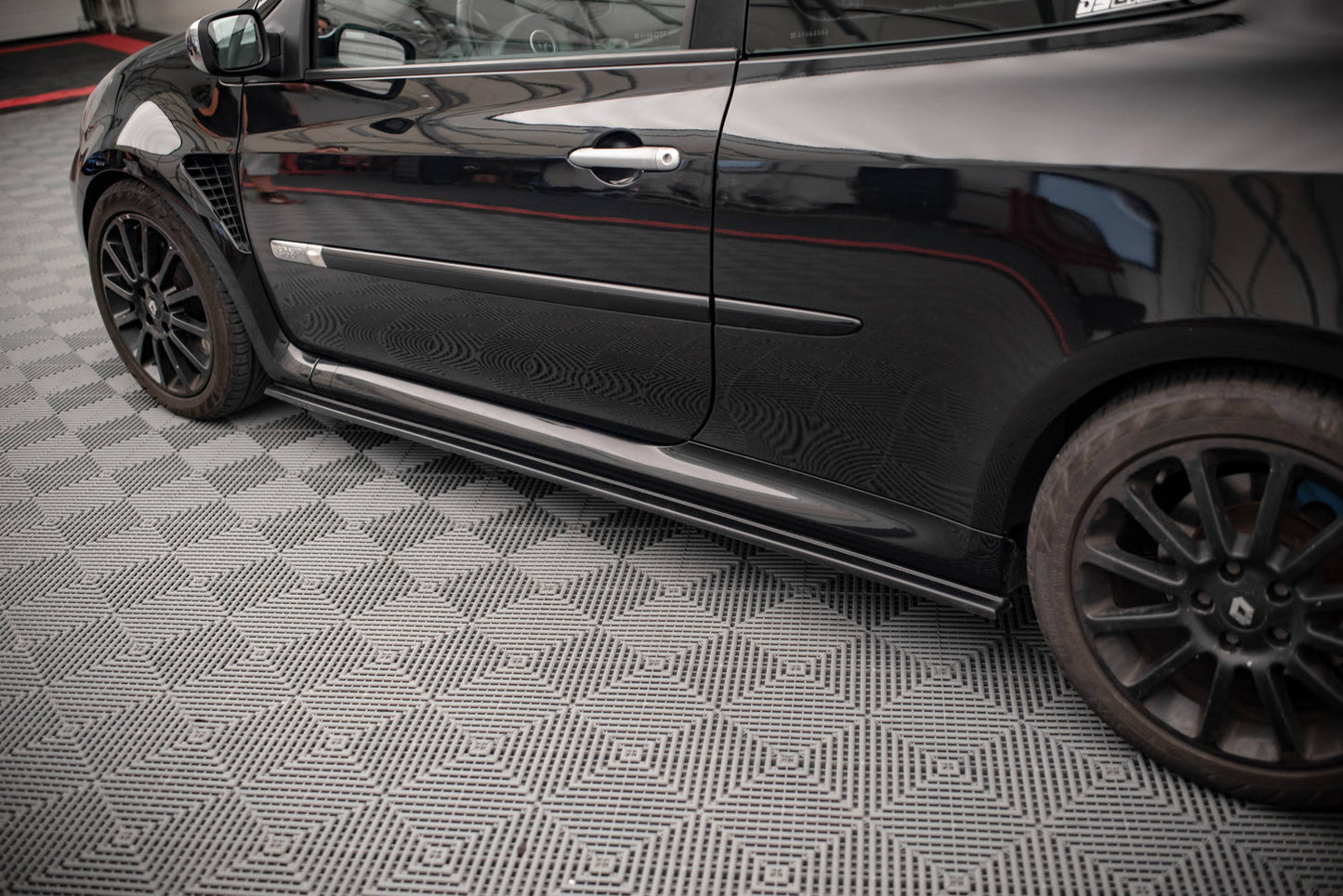 Sivuhameet hajauttajat Renault clio mk3 rs