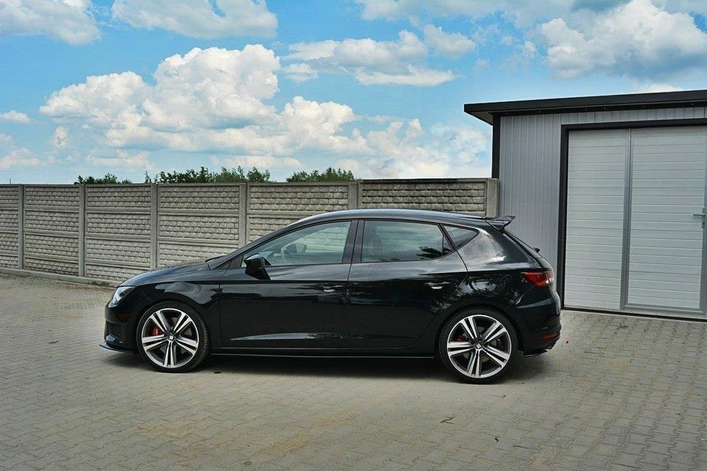 Sivuhameet hajottimet istuvat Leon III Cupra / pe