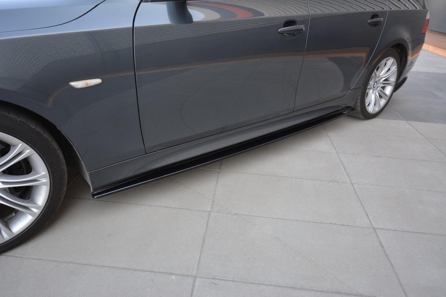 Side skirts diffusers for bmw 5 e60/61 m-pack