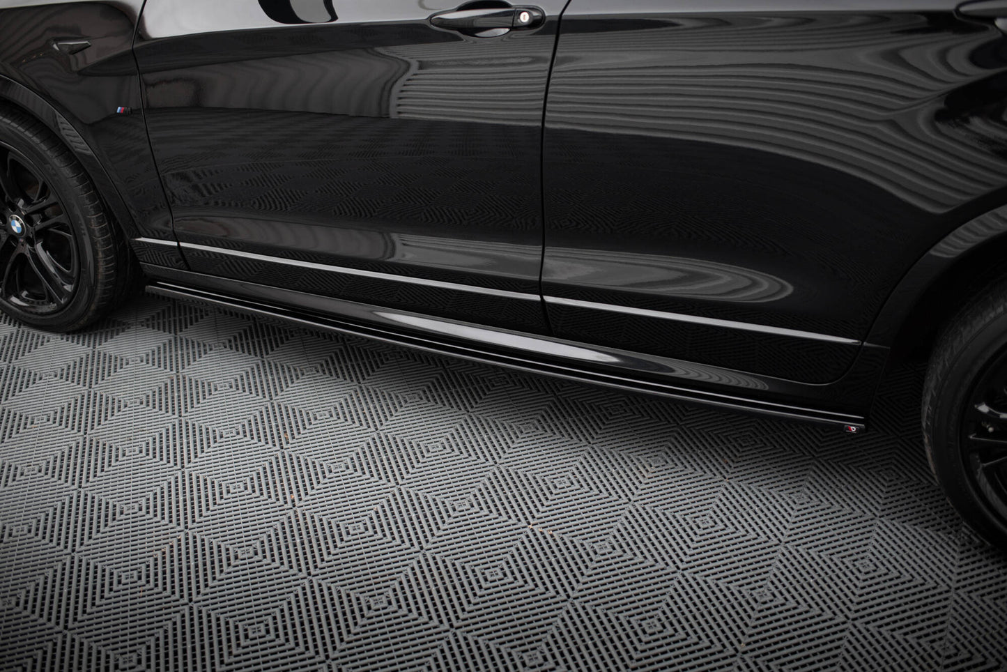 Side skirts diffusers for bmw x4 m-pack