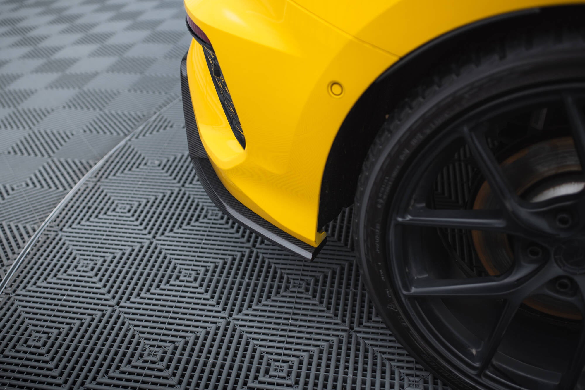 Set od prepreg carbon splitters audi rs3 8y sportback